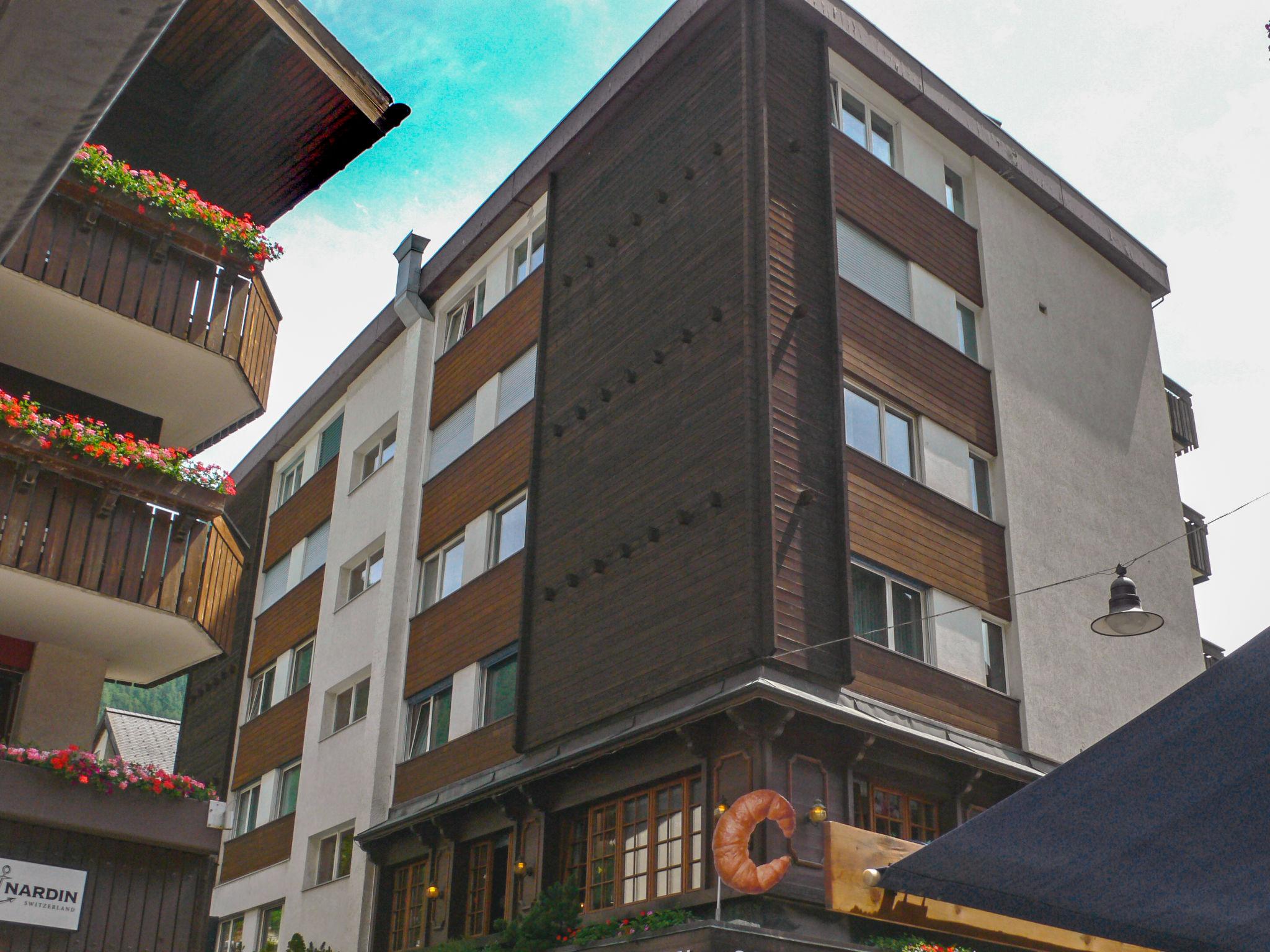 Foto 6 - Apartamento de 3 quartos em Zermatt com vista para a montanha