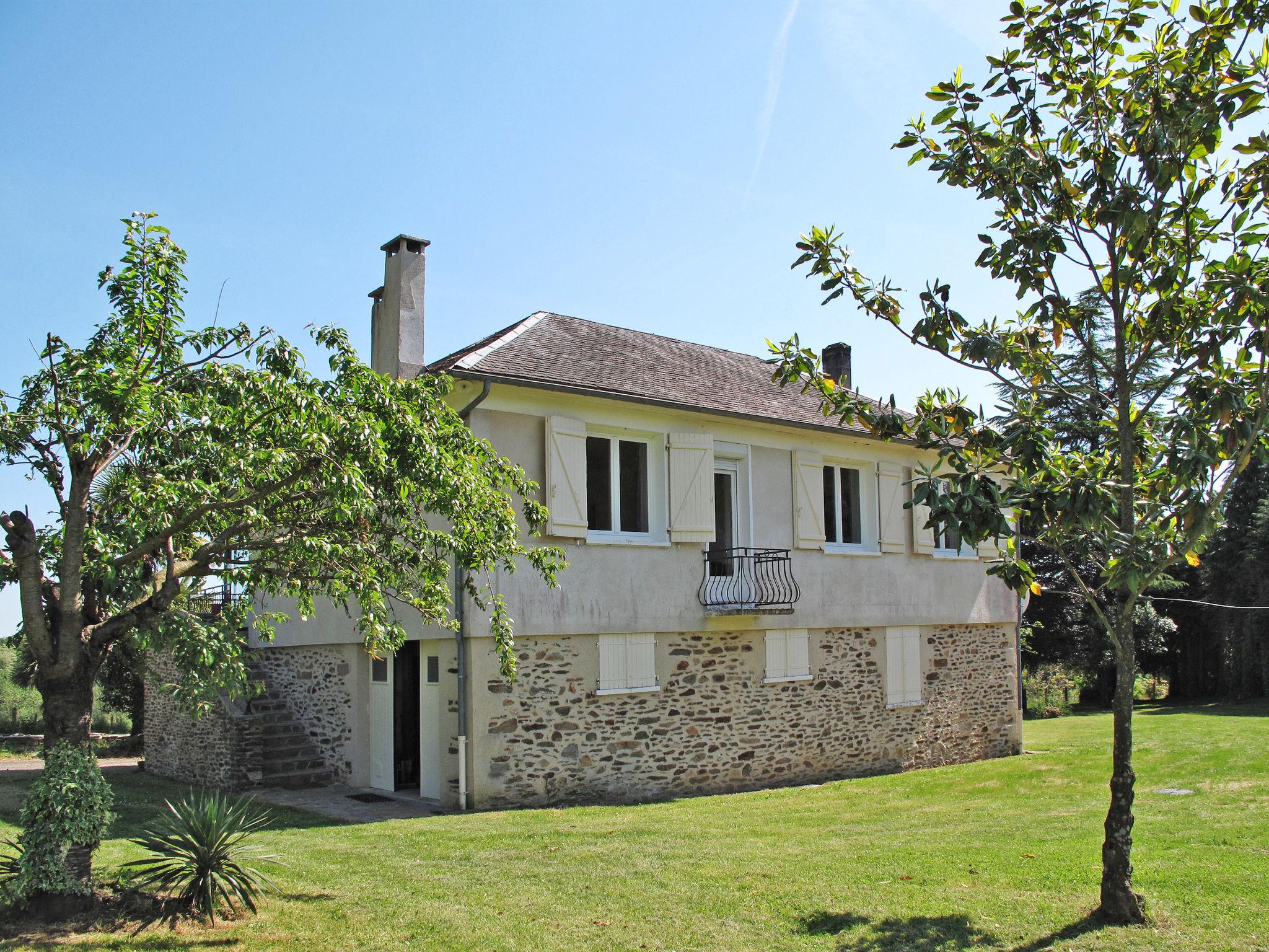 Photo 14 - Maison de 3 chambres à Altillac avec jardin et terrasse
