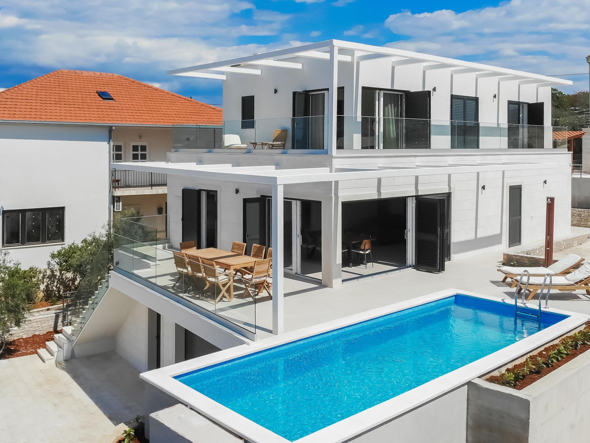 Foto 2 - Casa de 4 habitaciones en Šolta con piscina privada y vistas al mar
