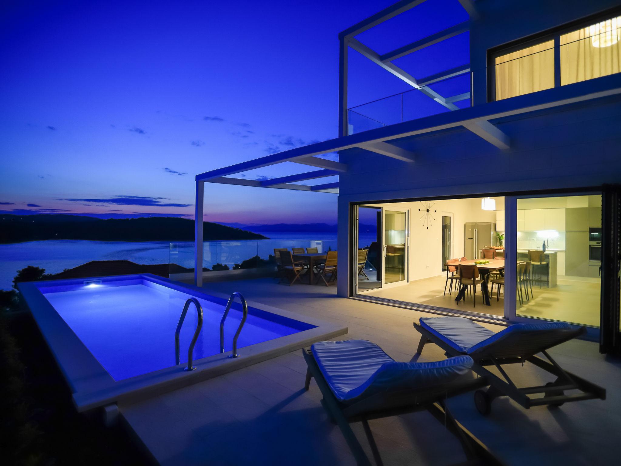 Foto 6 - Casa de 4 habitaciones en Šolta con piscina privada y vistas al mar