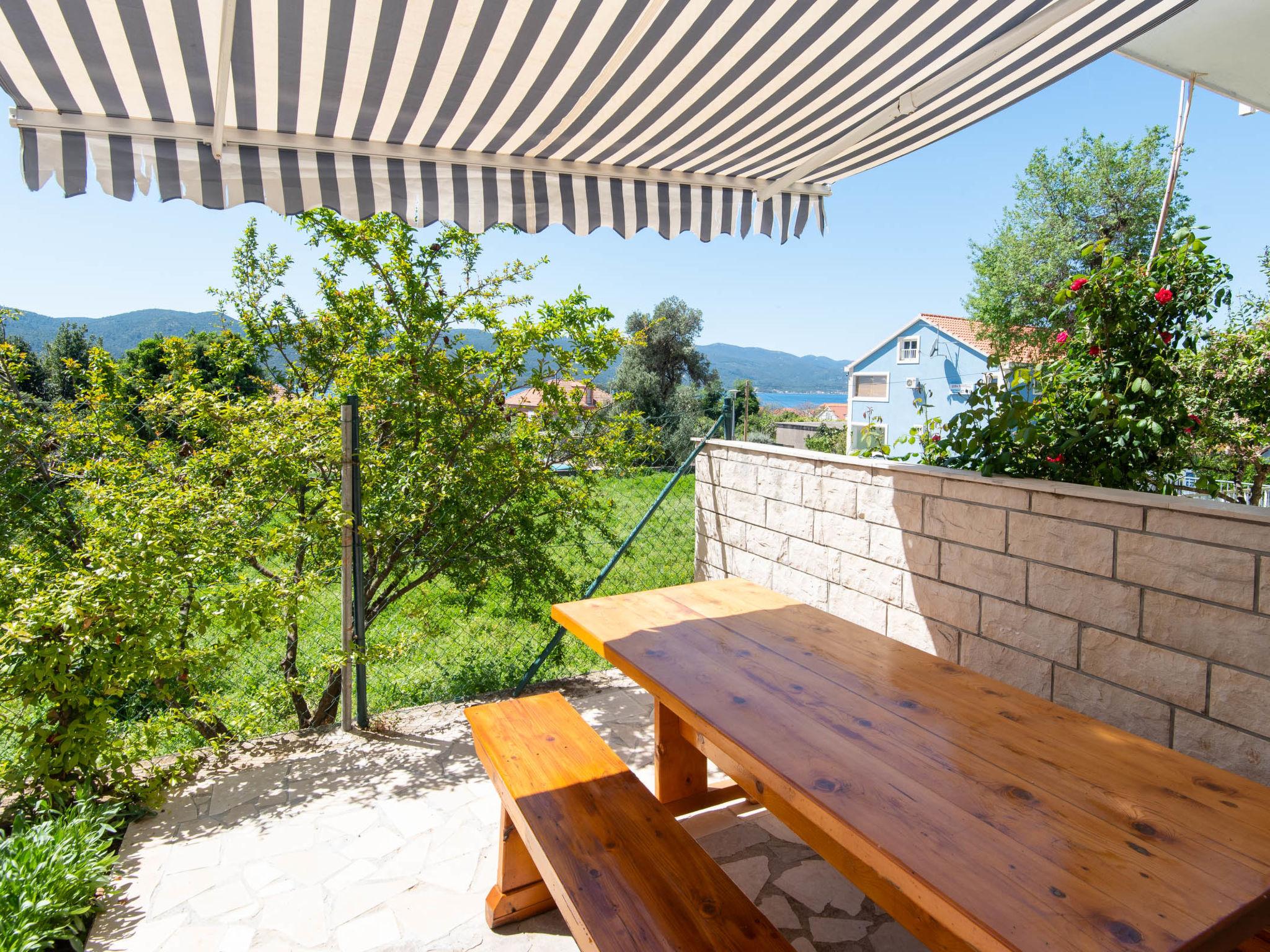 Foto 2 - Apartamento de 3 habitaciones en Orebić con piscina y vistas al mar