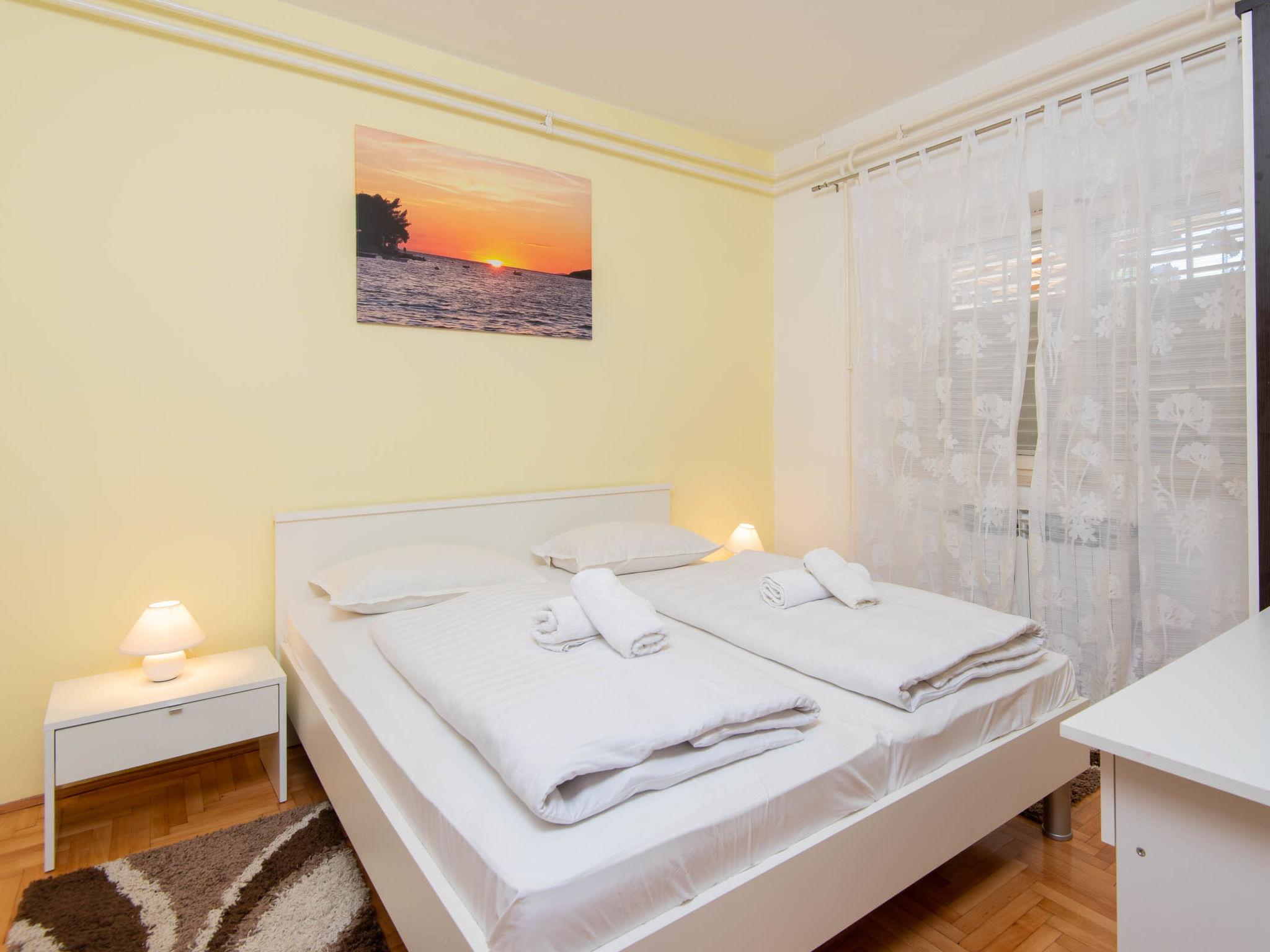 Foto 9 - Apartamento de 3 quartos em Orebić com piscina e vistas do mar