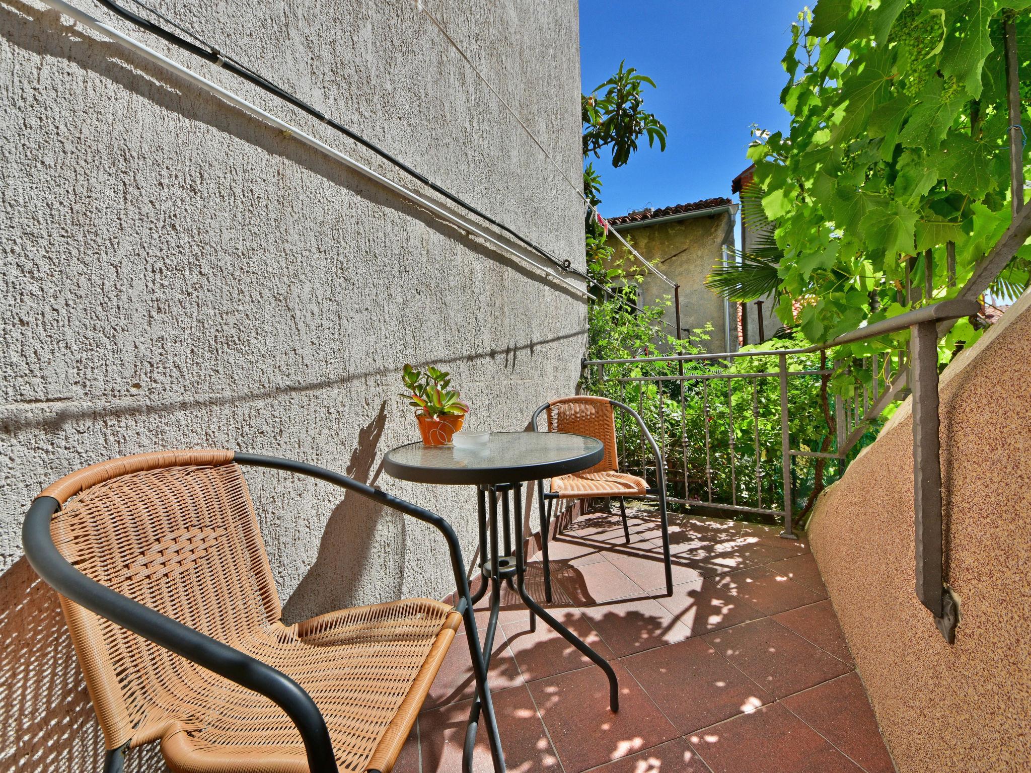 Photo 3 - Appartement en Lovran avec terrasse et vues à la mer