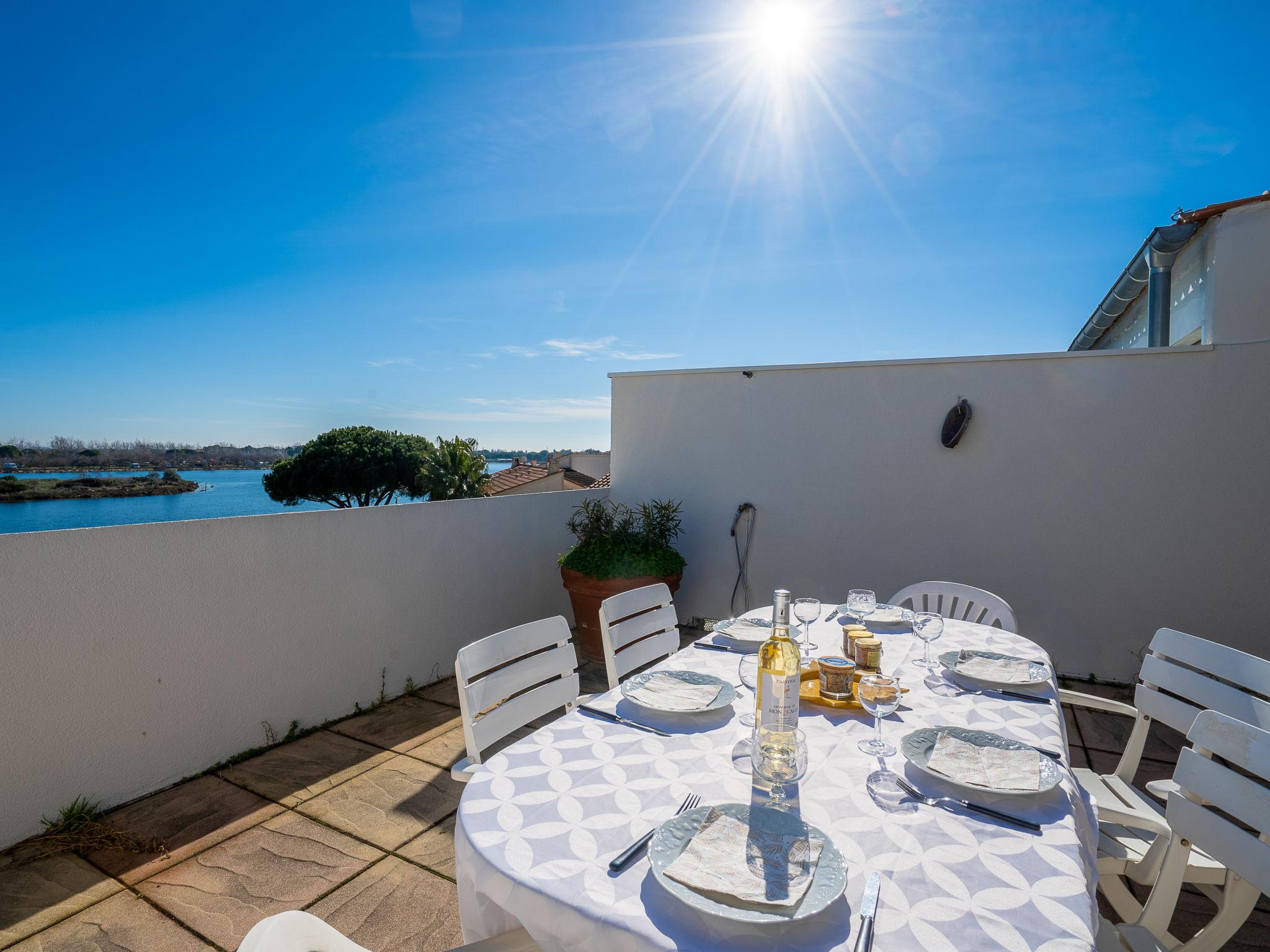 Foto 5 - Appartamento con 2 camere da letto a Le Grau-du-Roi con piscina e terrazza