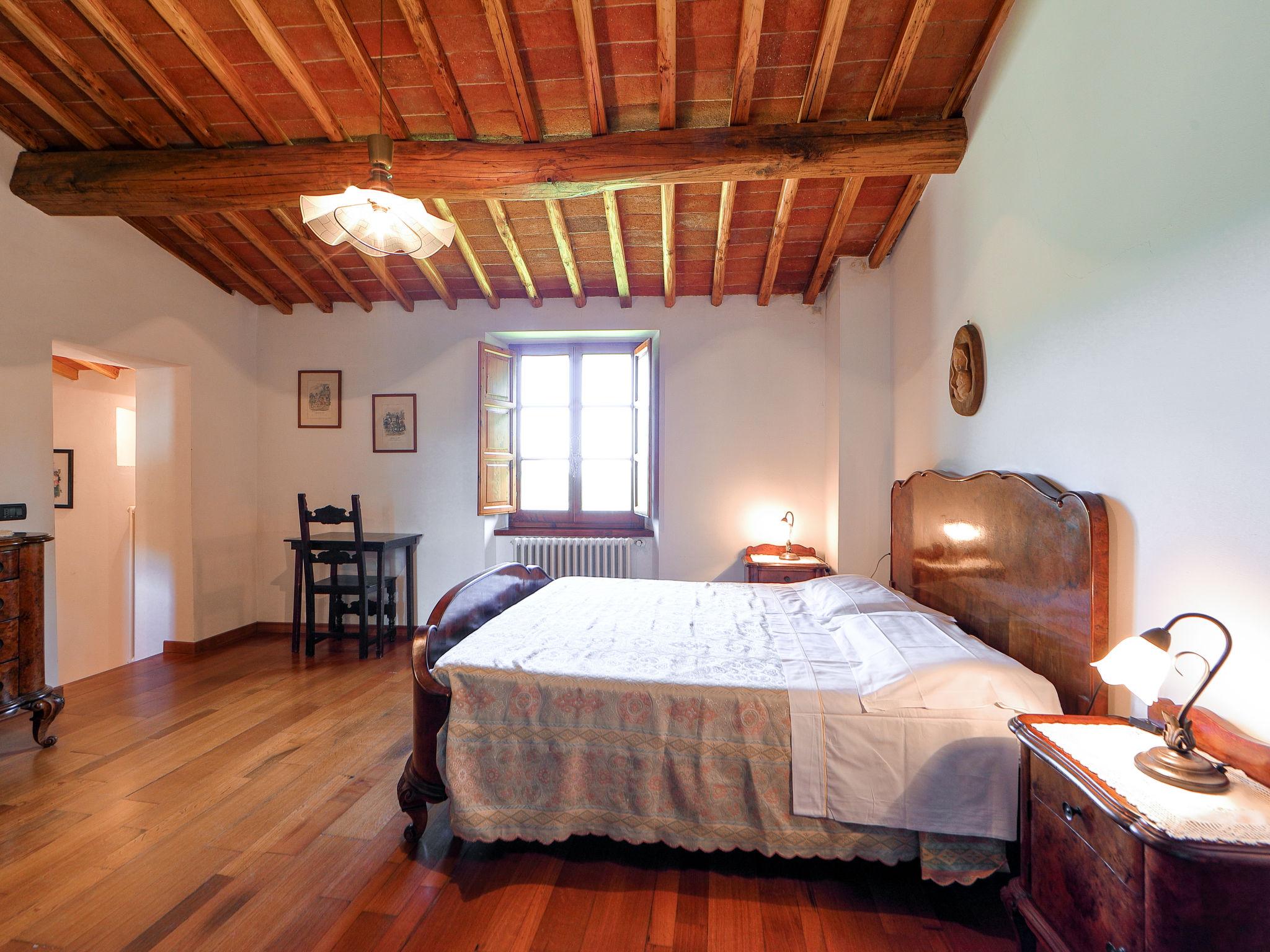 Foto 9 - Casa con 3 camere da letto a Greve in Chianti con piscina e giardino