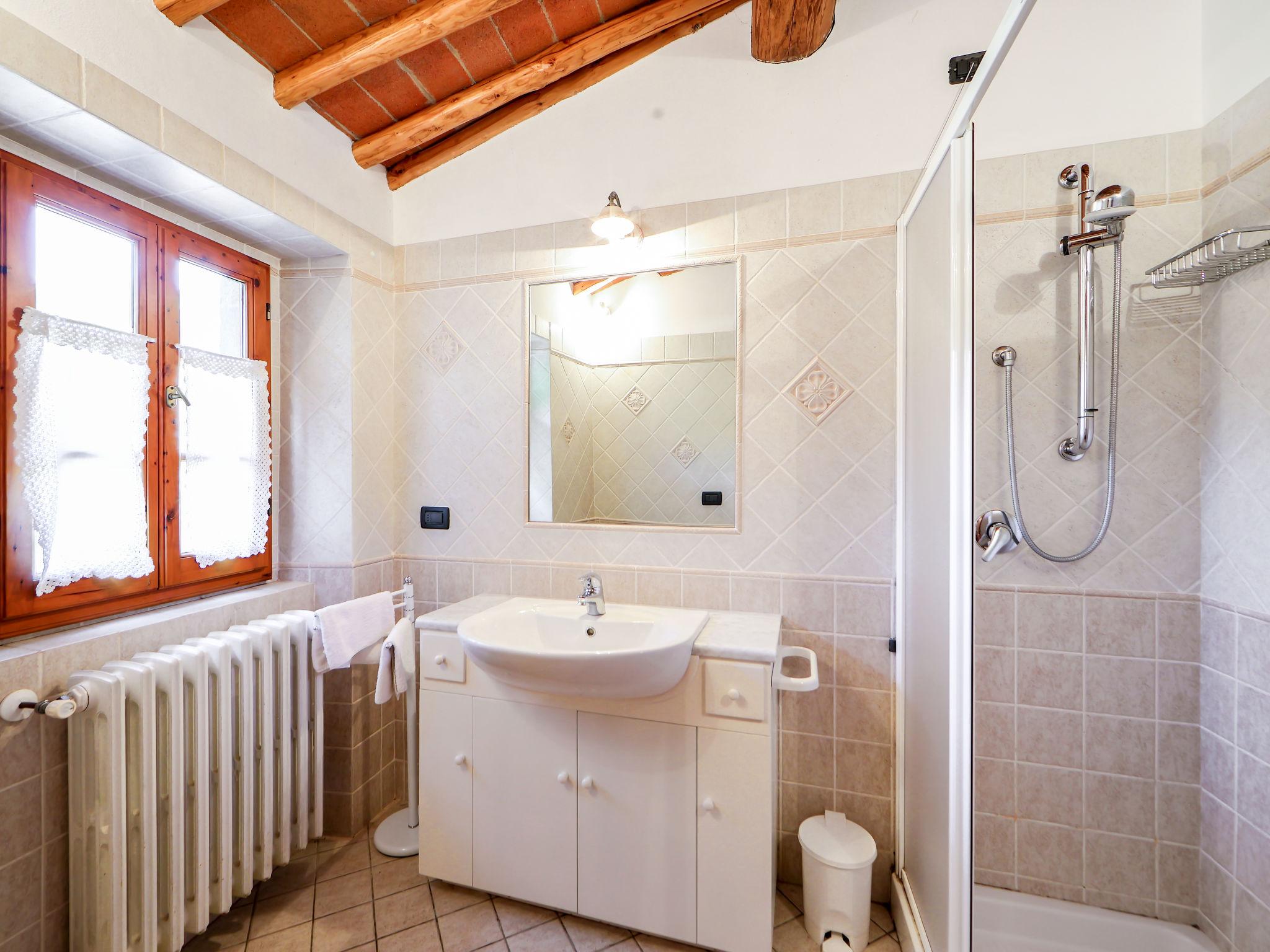 Foto 10 - Casa con 3 camere da letto a Greve in Chianti con piscina e giardino