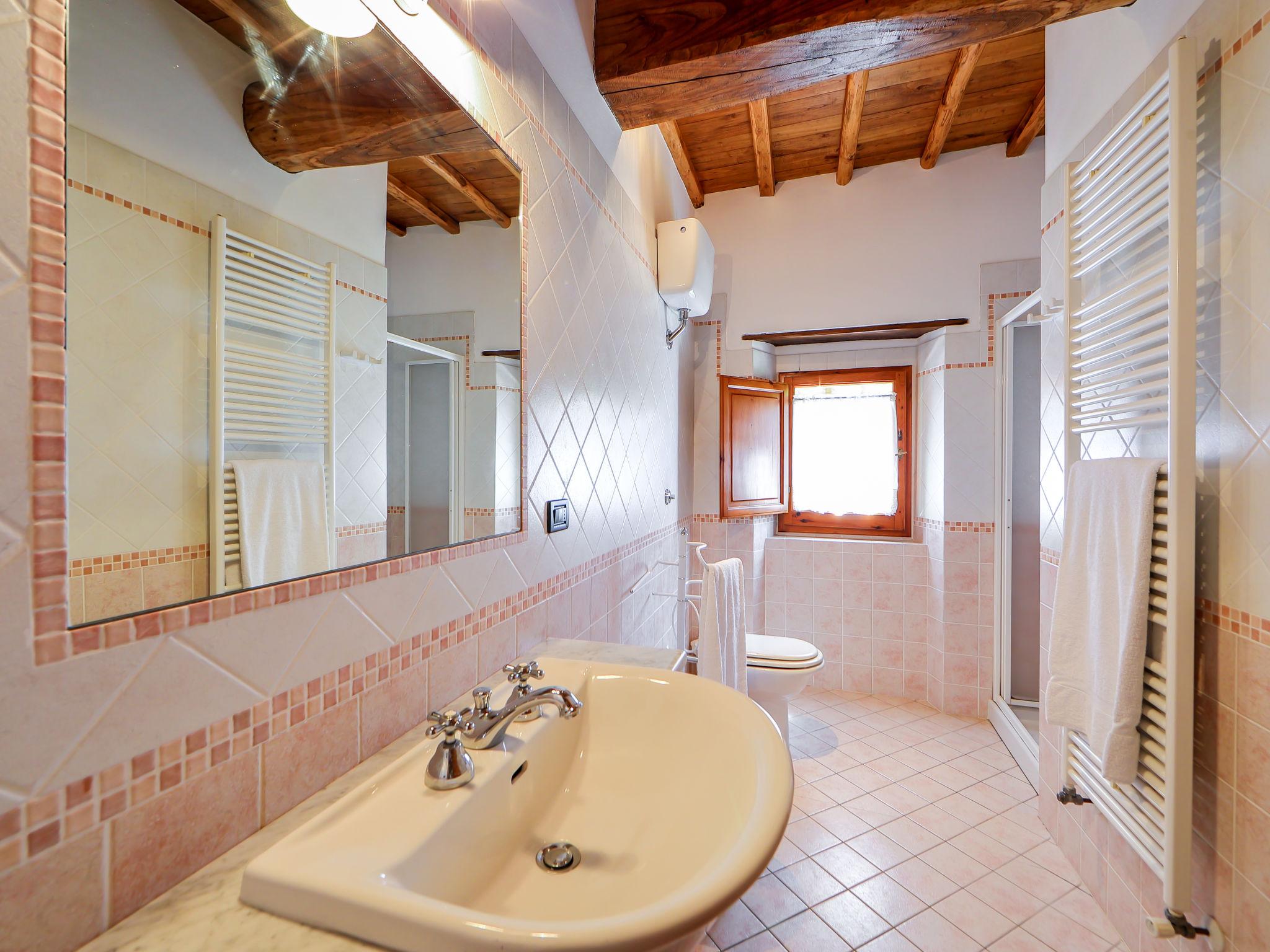 Foto 16 - Haus mit 3 Schlafzimmern in Greve in Chianti mit schwimmbad und garten