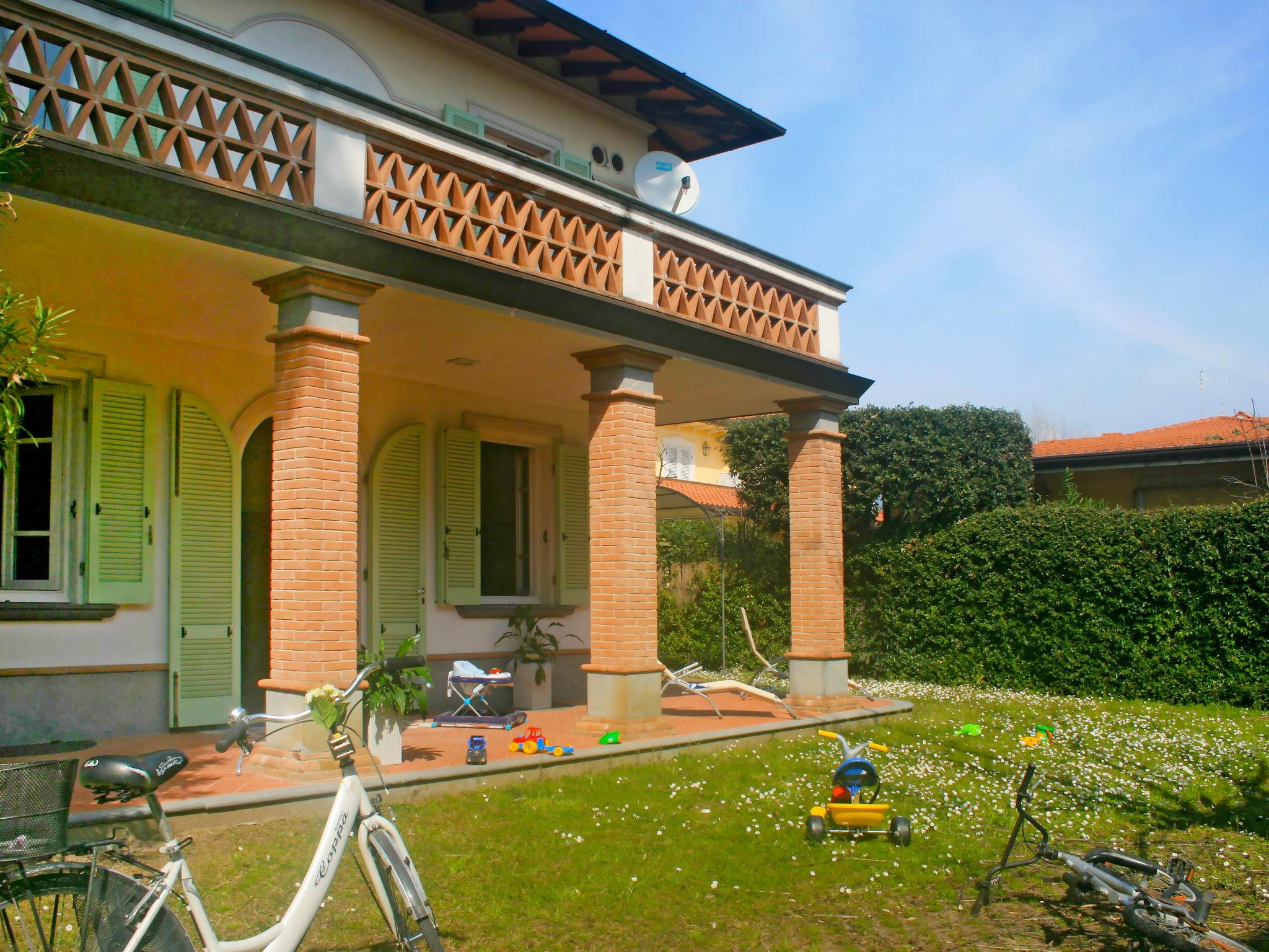 Foto 7 - Casa con 3 camere da letto a Forte dei Marmi con giardino e vista mare