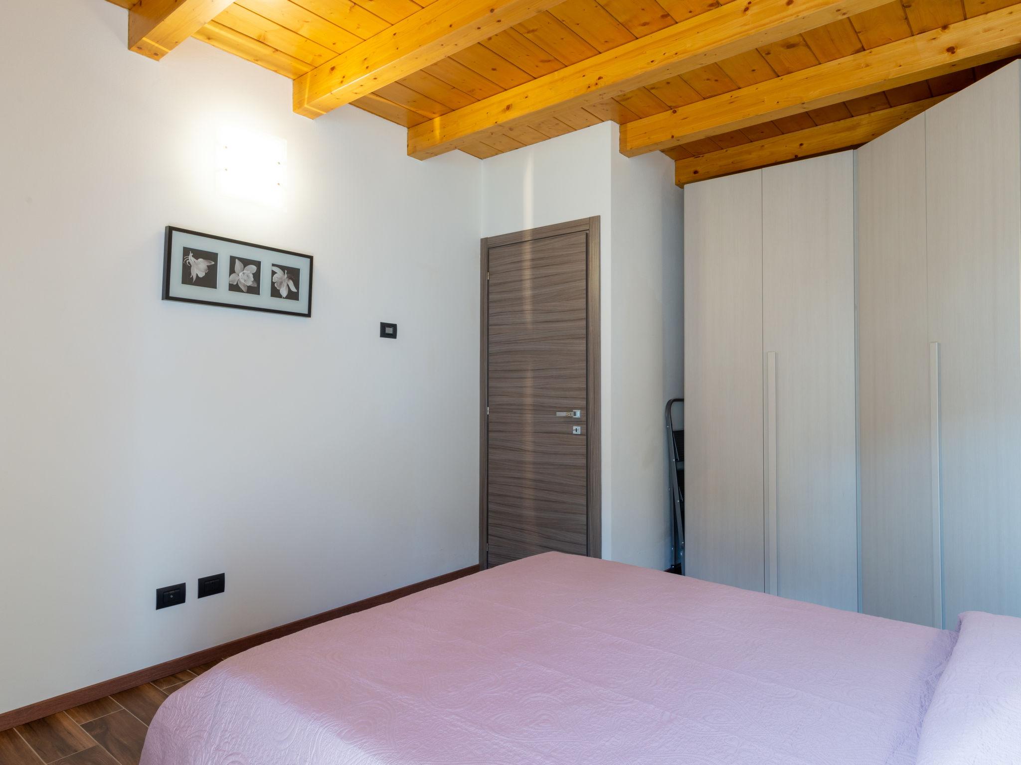 Foto 14 - Haus mit 2 Schlafzimmern in Colico mit schwimmbad und blick auf die berge