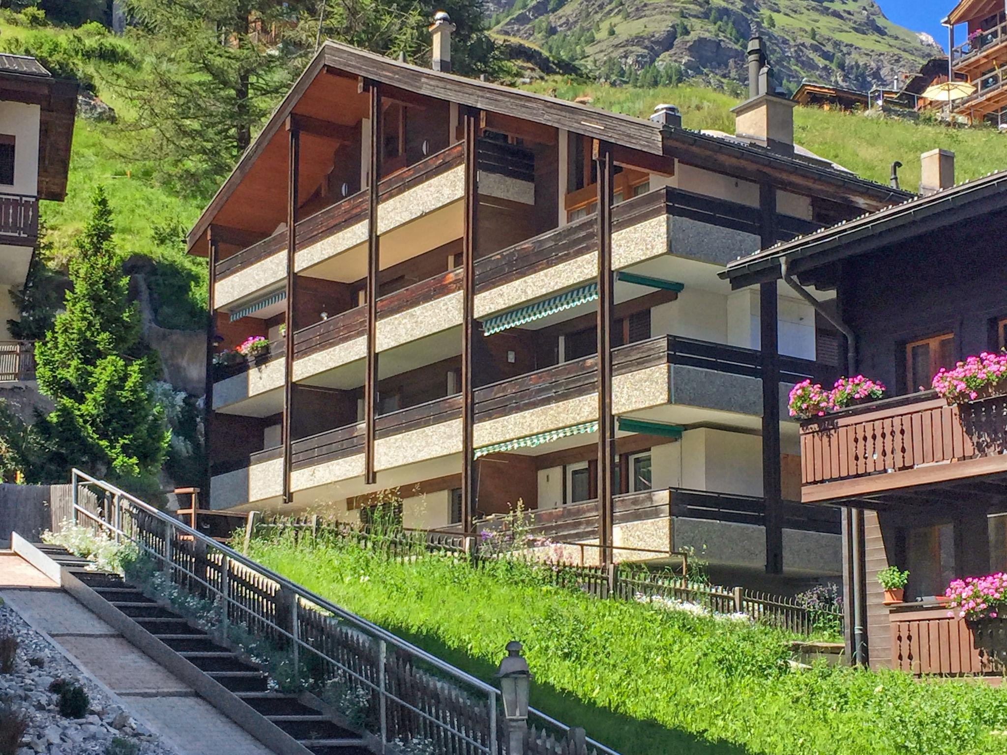 Foto 6 - Apartment mit 1 Schlafzimmer in Zermatt mit blick auf die berge