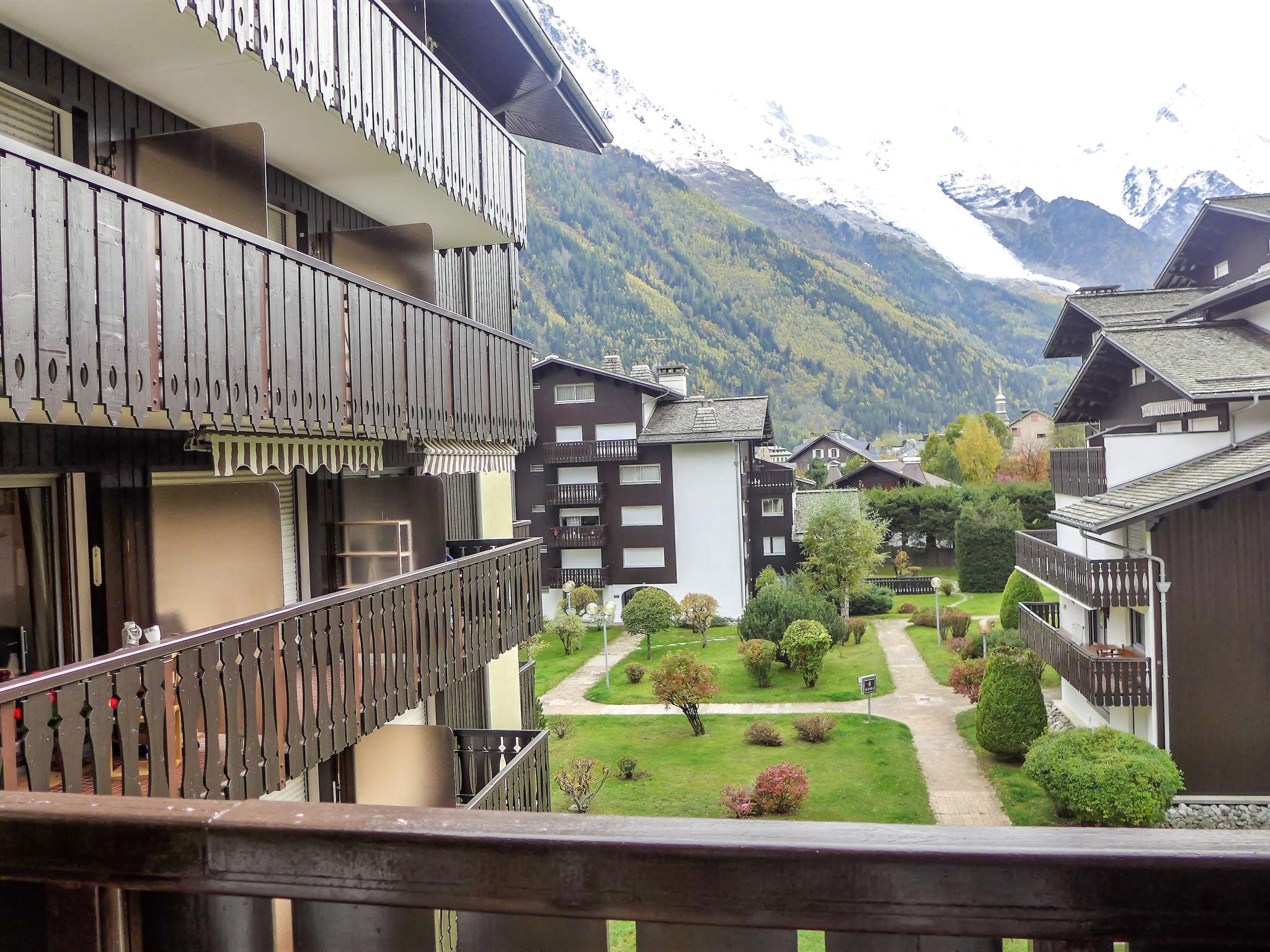 Foto 14 - Apartment mit 1 Schlafzimmer in Chamonix-Mont-Blanc mit blick auf die berge