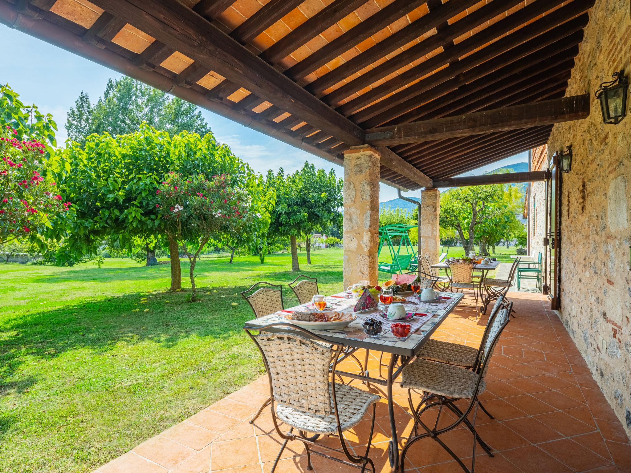 Photo 3 - Maison de 6 chambres à Camaiore avec jardin et vues à la mer