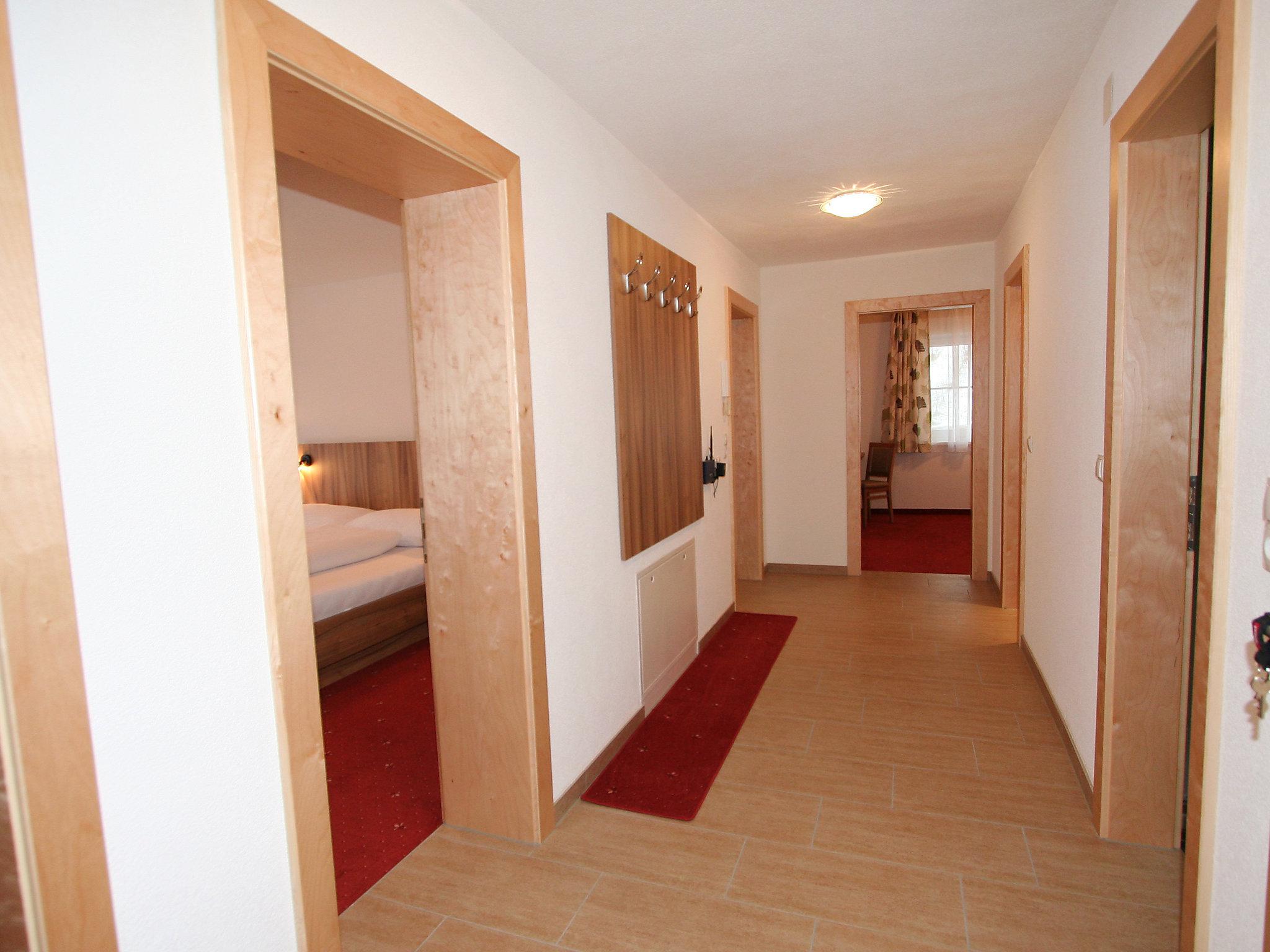 Foto 8 - Apartment mit 4 Schlafzimmern in Pians mit blick auf die berge