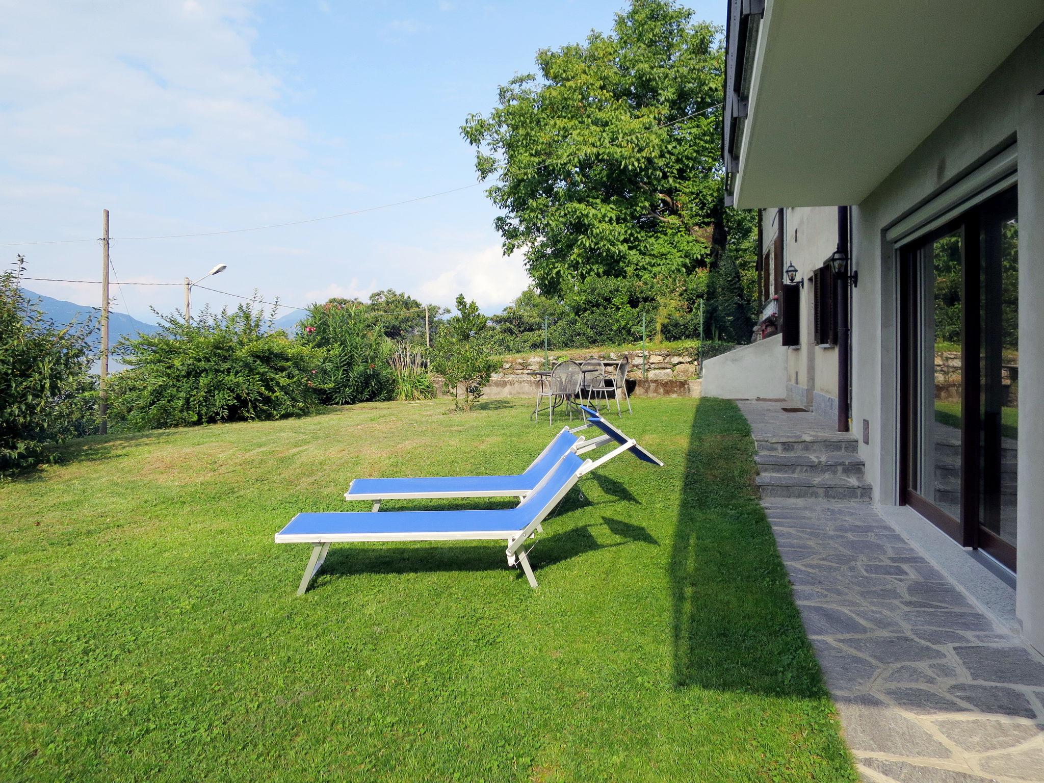 Foto 25 - Apartamento de 1 quarto em Castelveccana com jardim e vista para a montanha