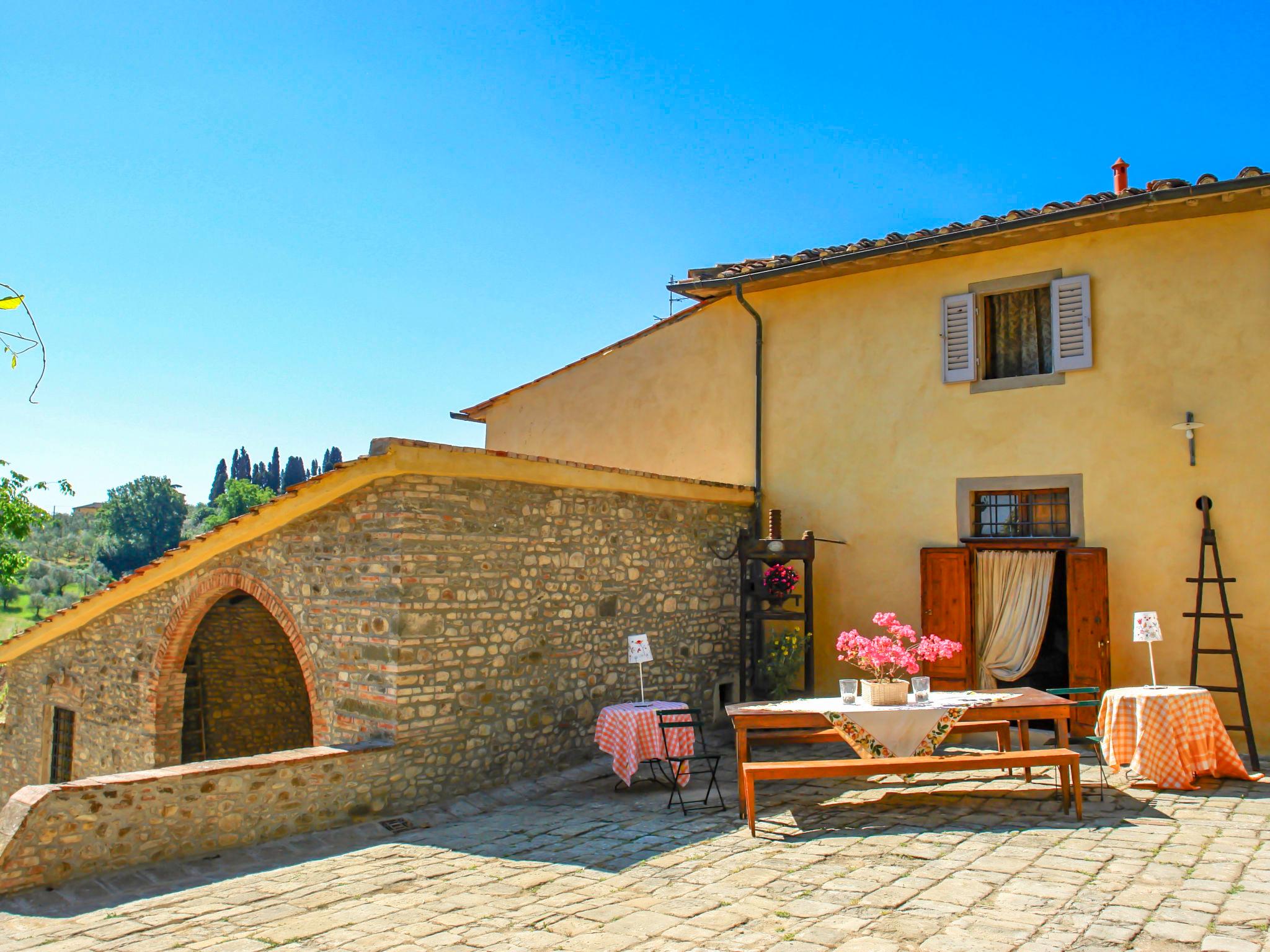 Foto 29 - Casa con 6 camere da letto a San Casciano in Val di Pesa con piscina privata e giardino