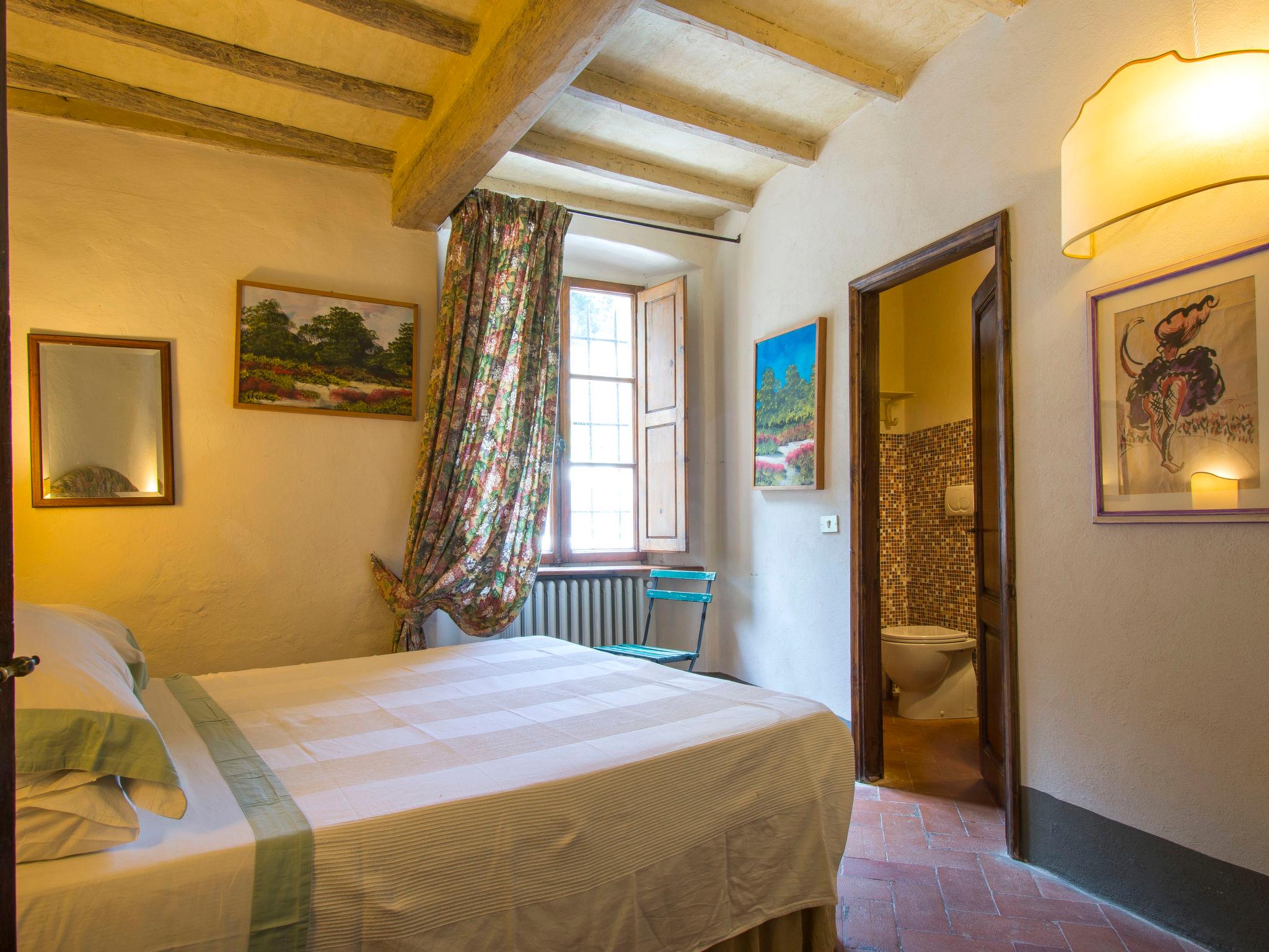 Foto 17 - Haus mit 6 Schlafzimmern in San Casciano in Val di Pesa mit privater pool und garten