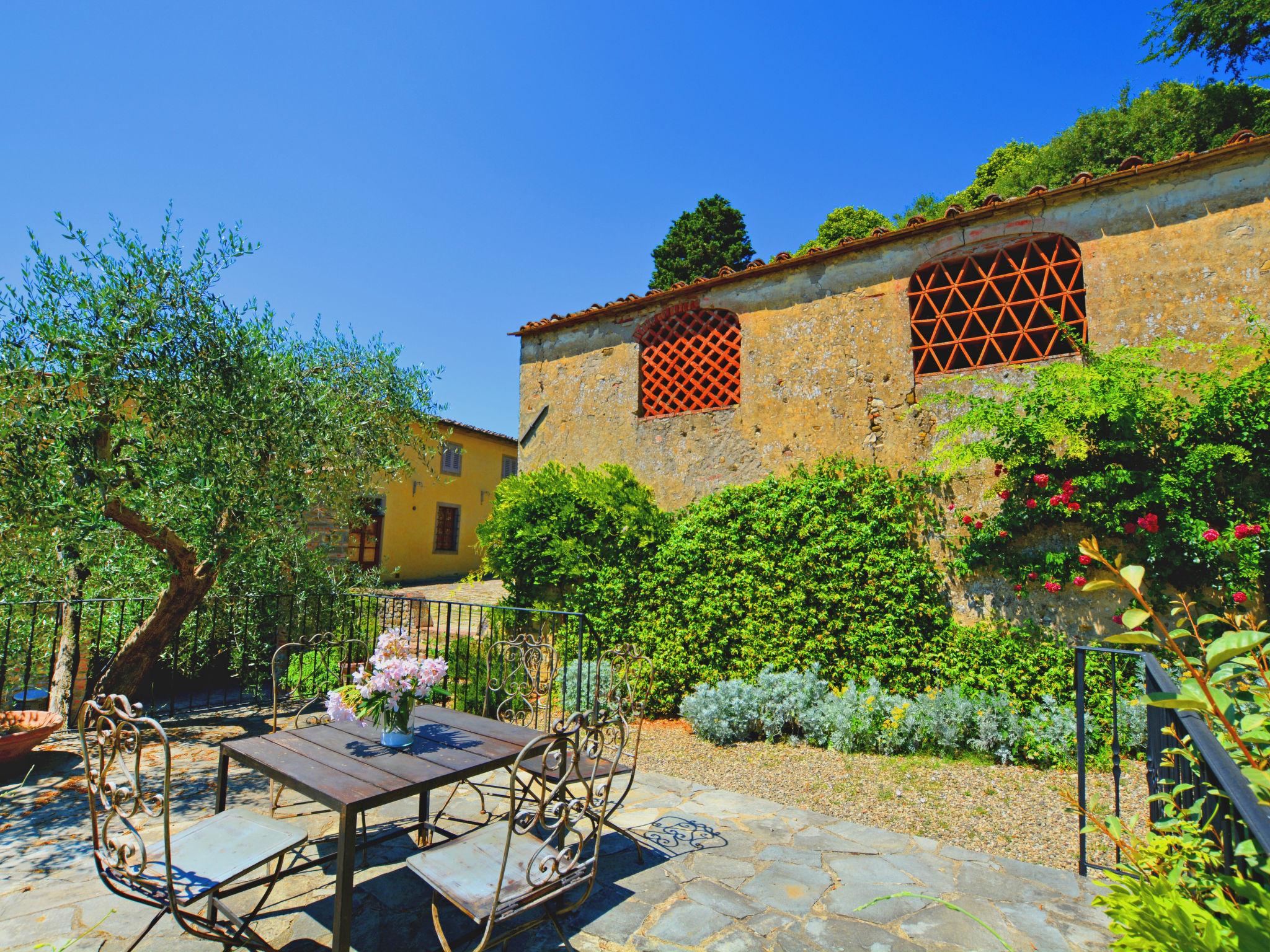Foto 3 - Haus mit 6 Schlafzimmern in San Casciano in Val di Pesa mit privater pool und garten