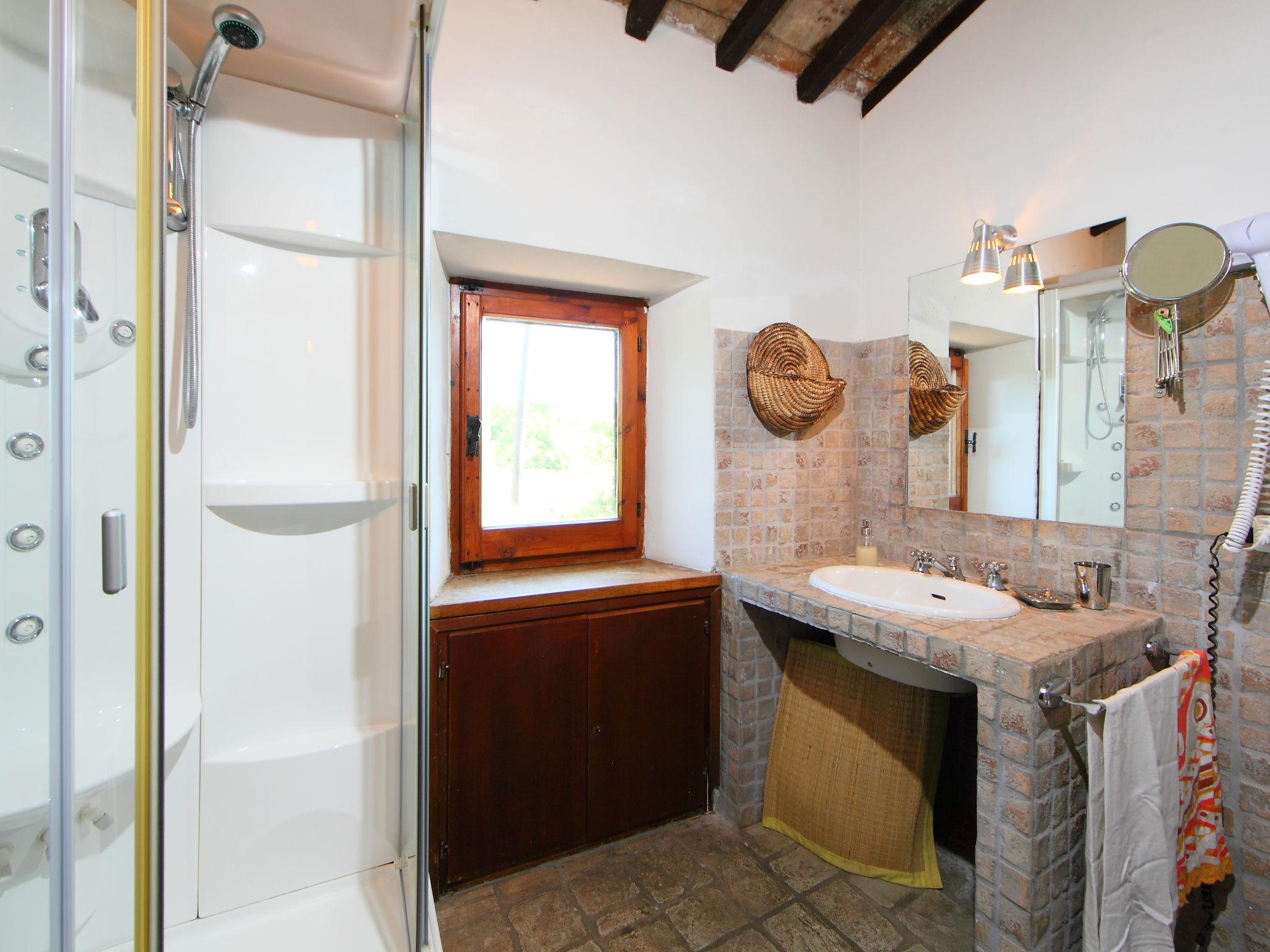 Photo 12 - 6 bedroom House in Parrano with private pool and garden