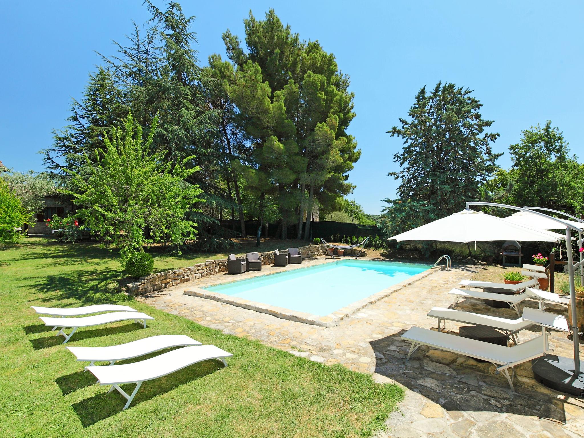 Foto 23 - Casa de 6 habitaciones en Parrano con piscina privada y jardín