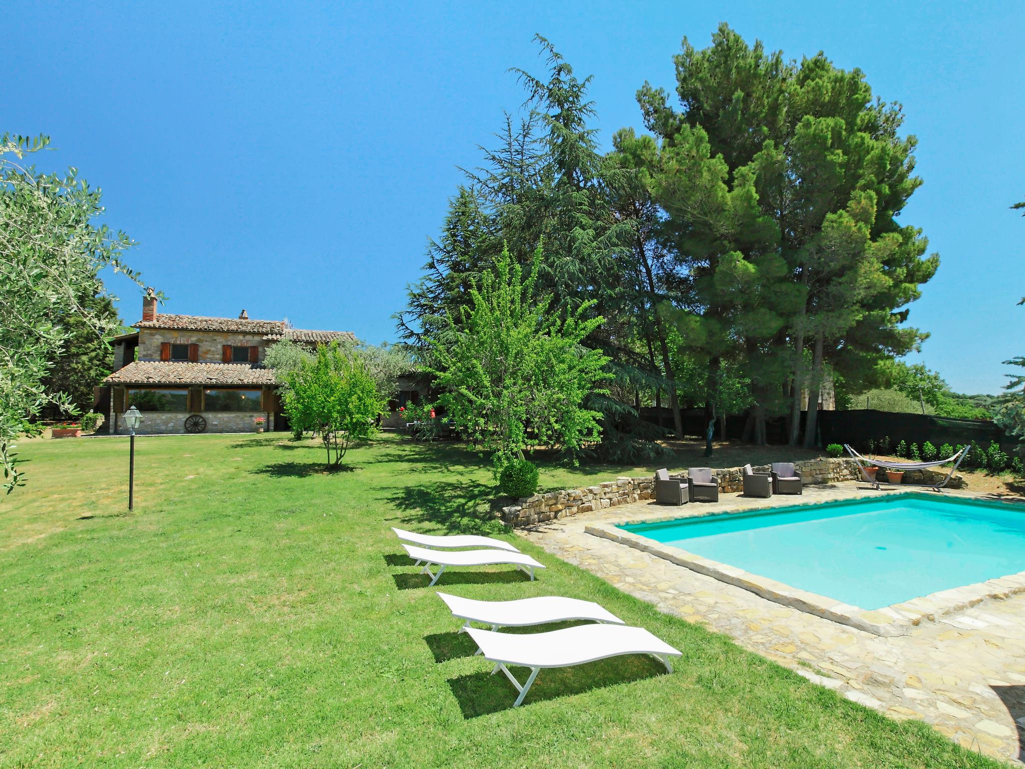 Photo 2 - 6 bedroom House in Parrano with private pool and garden