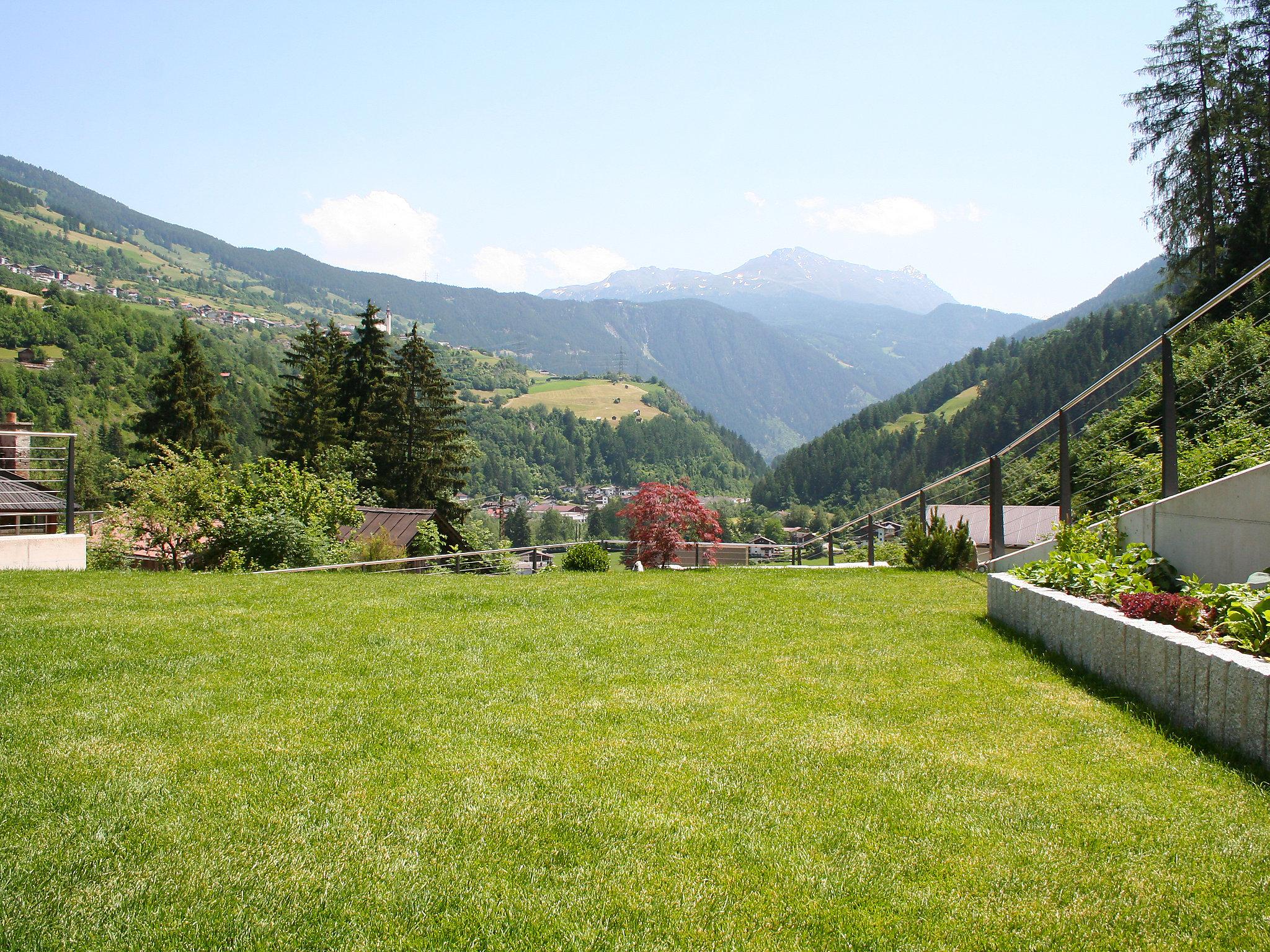 Foto 15 - Appartamento a Fließ con giardino e vista sulle montagne