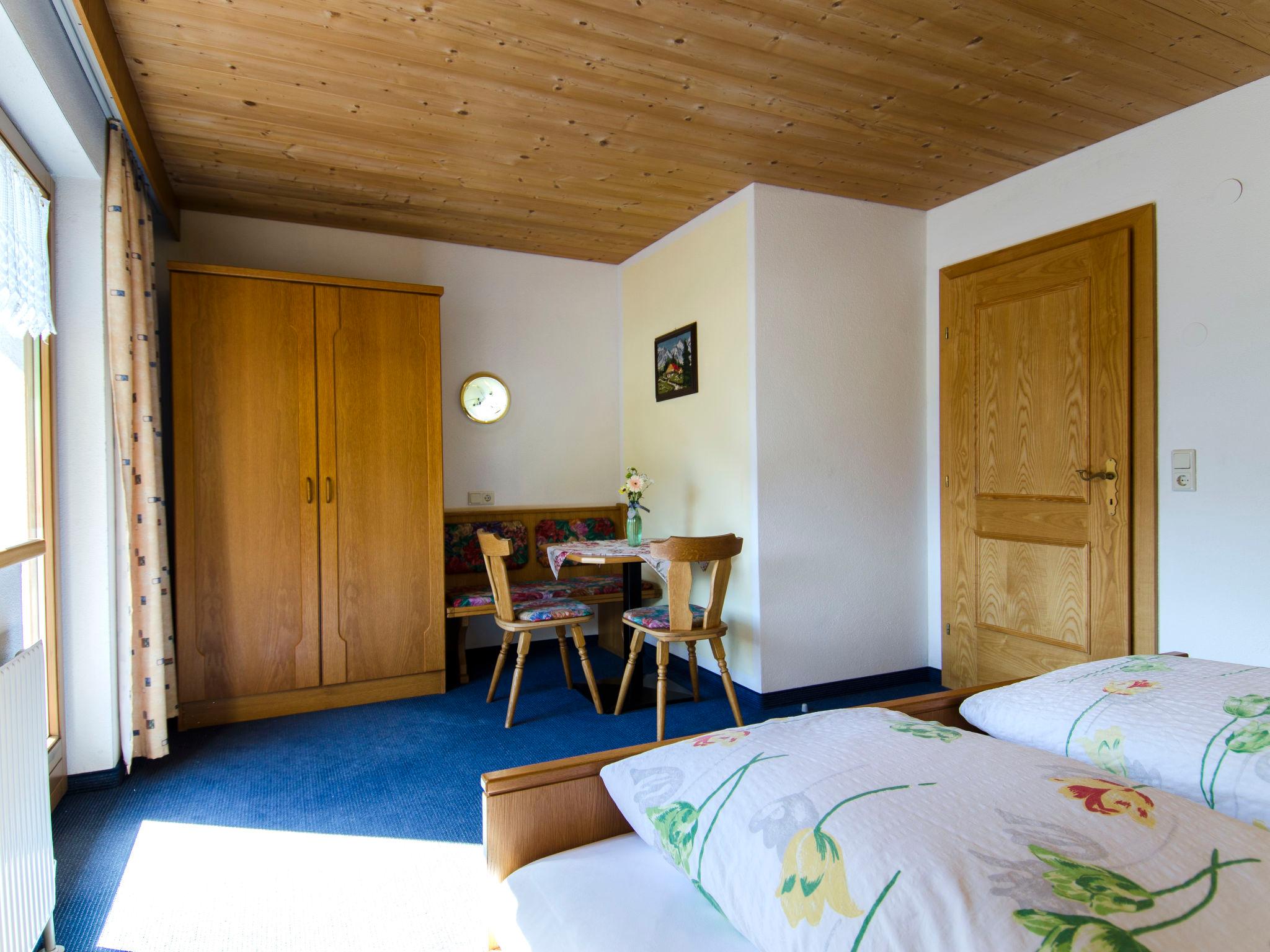 Foto 10 - Apartamento de 2 quartos em Galtür com vista para a montanha