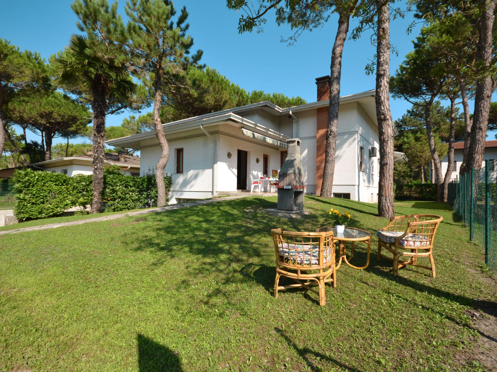 Photo 1 - Maison de 3 chambres à Lignano Sabbiadoro avec jardin et terrasse