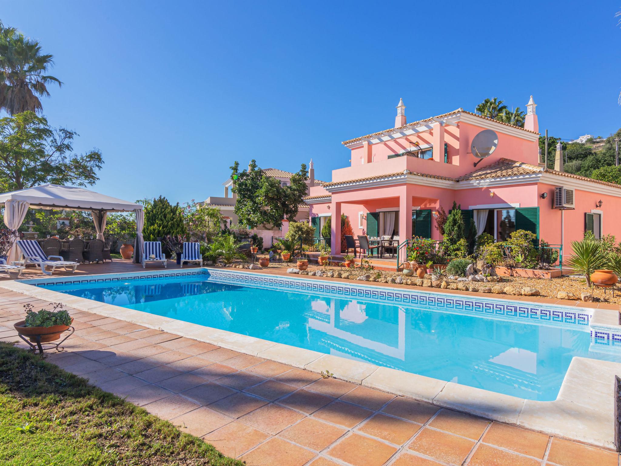 Photo 1 - Maison de 4 chambres à Loulé avec piscine privée