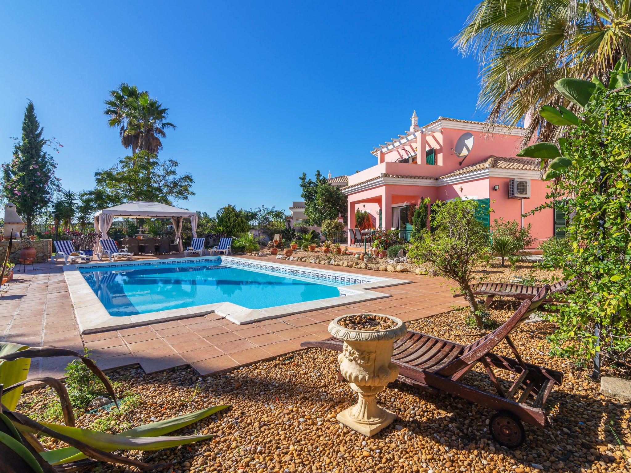 Foto 30 - Casa con 4 camere da letto a Loulé con piscina privata e giardino