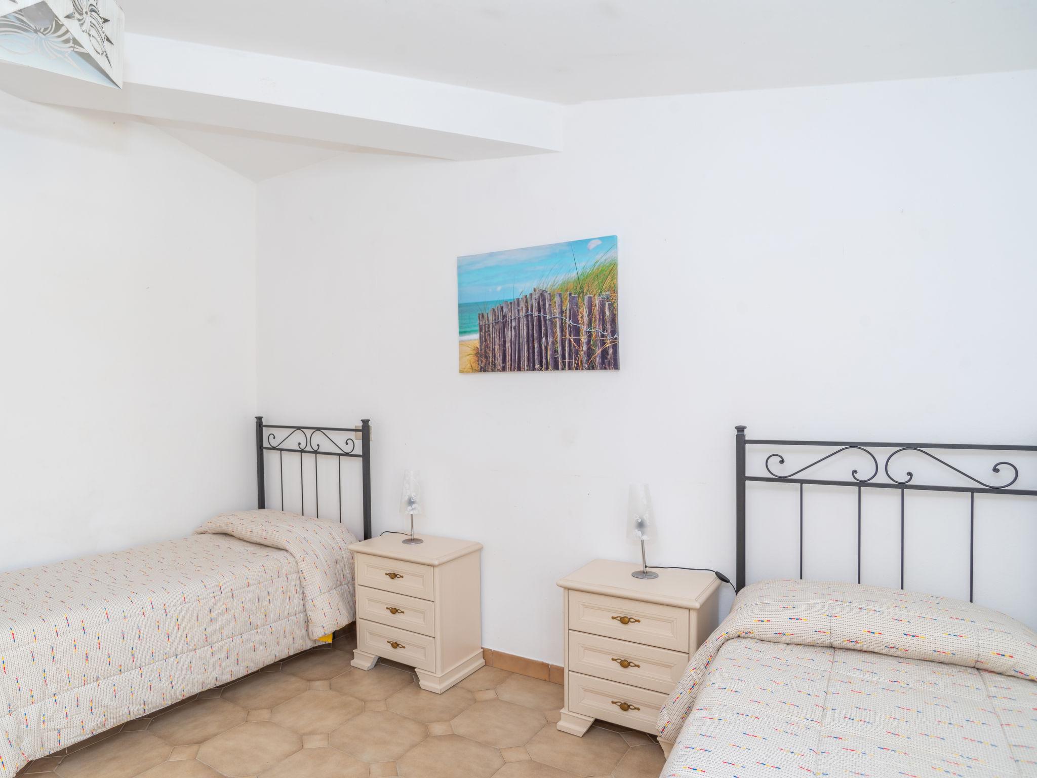 Foto 13 - Casa con 2 camere da letto a Aglientu con vista mare