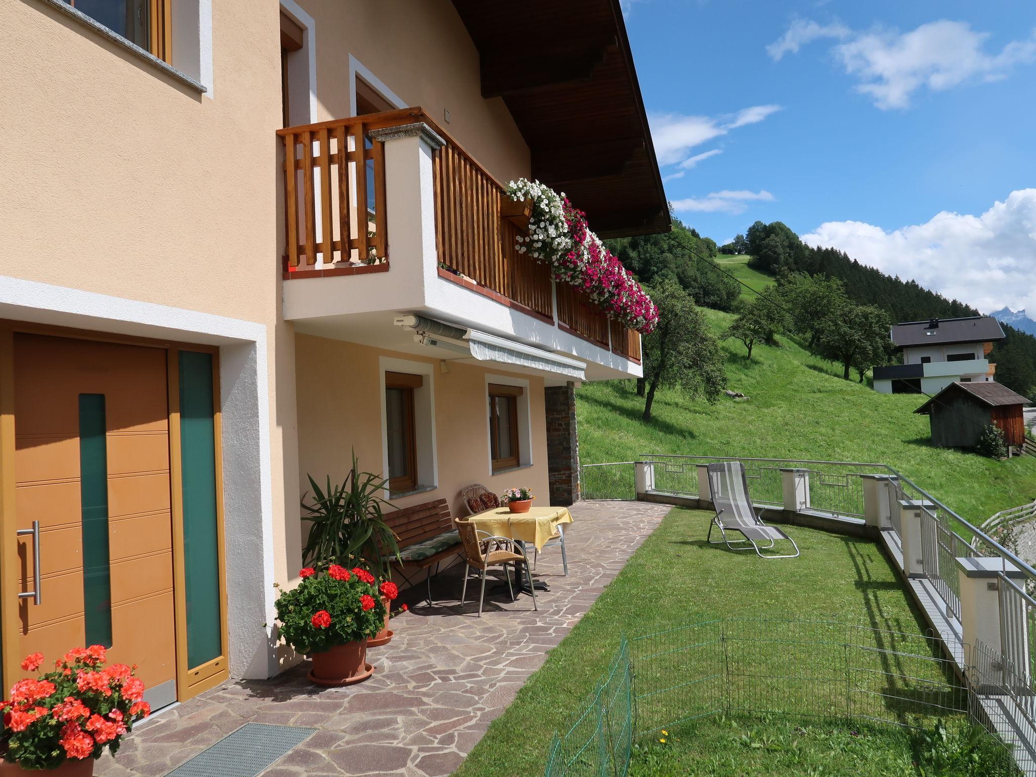 Foto 2 - Appartamento con 1 camera da letto a Fließ con giardino e vista sulle montagne