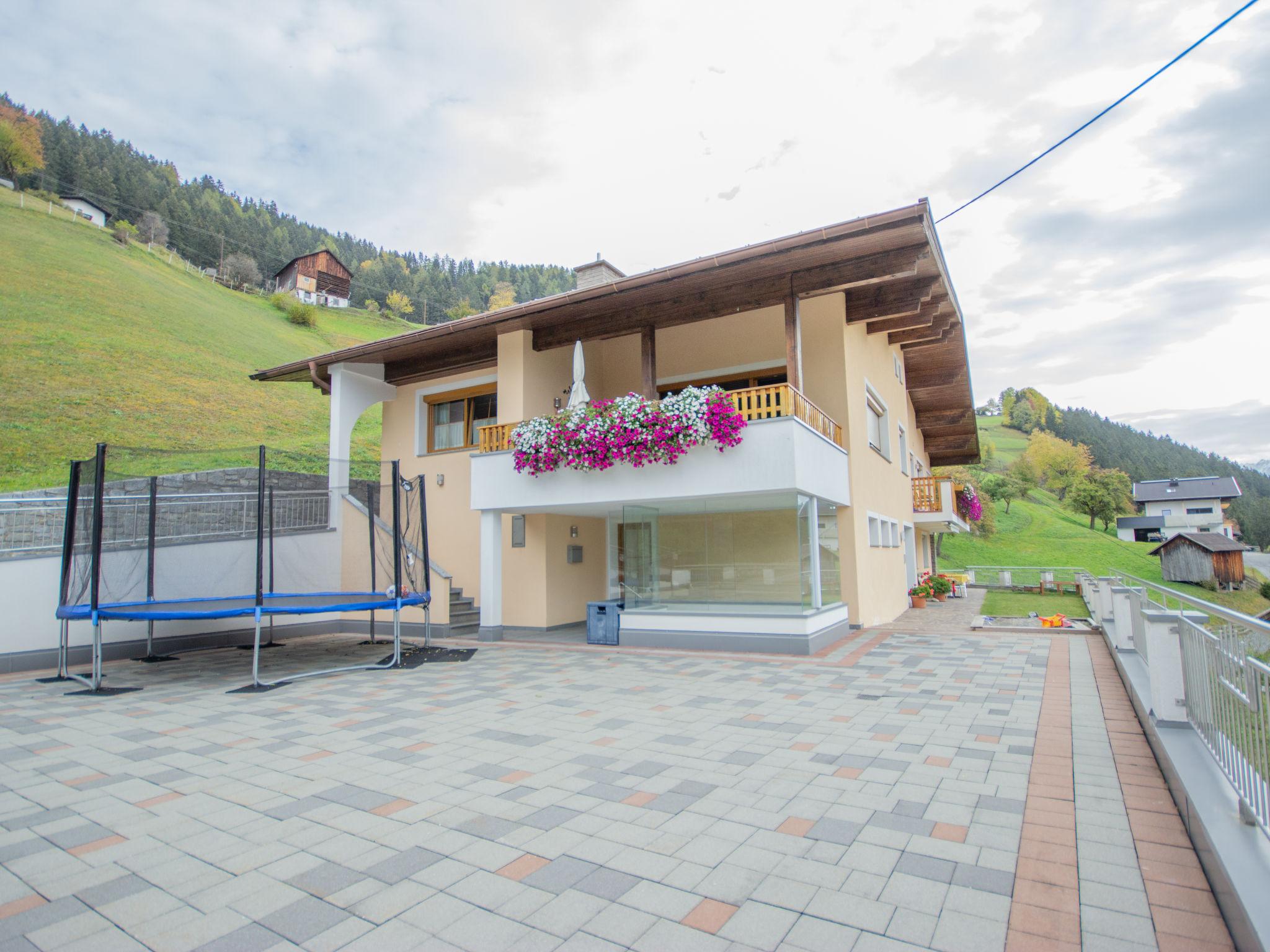 Photo 1 - Appartement de 1 chambre à Fließ avec jardin et vues sur la montagne