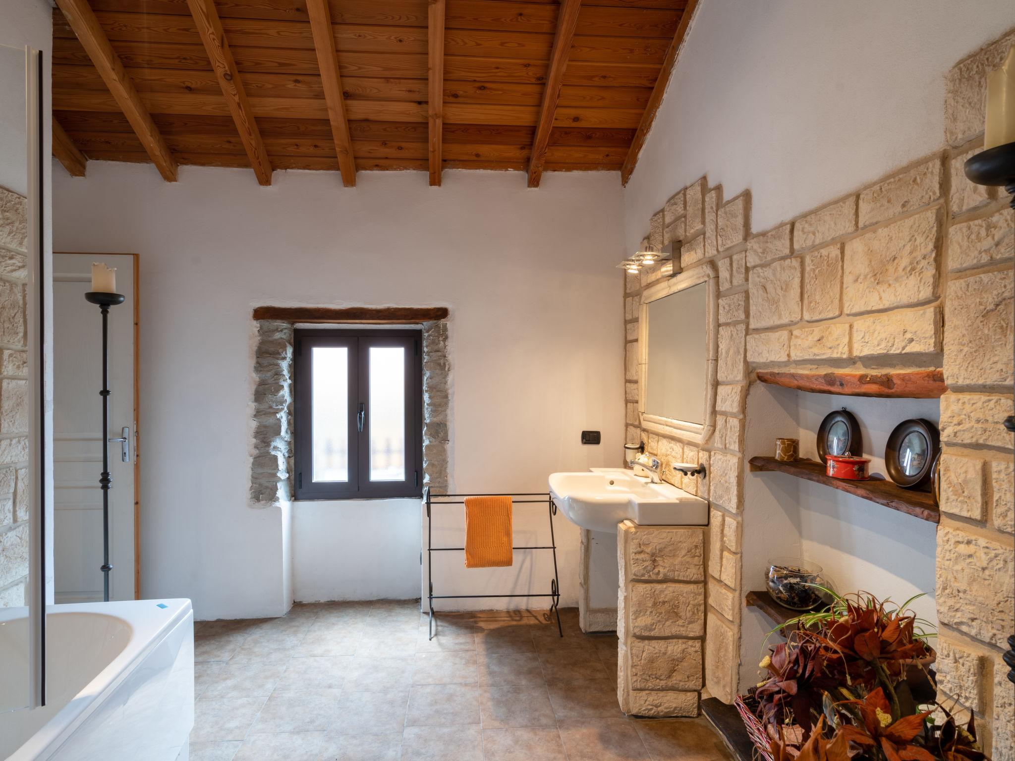 Foto 11 - Casa de 1 habitación en Molini di Triora