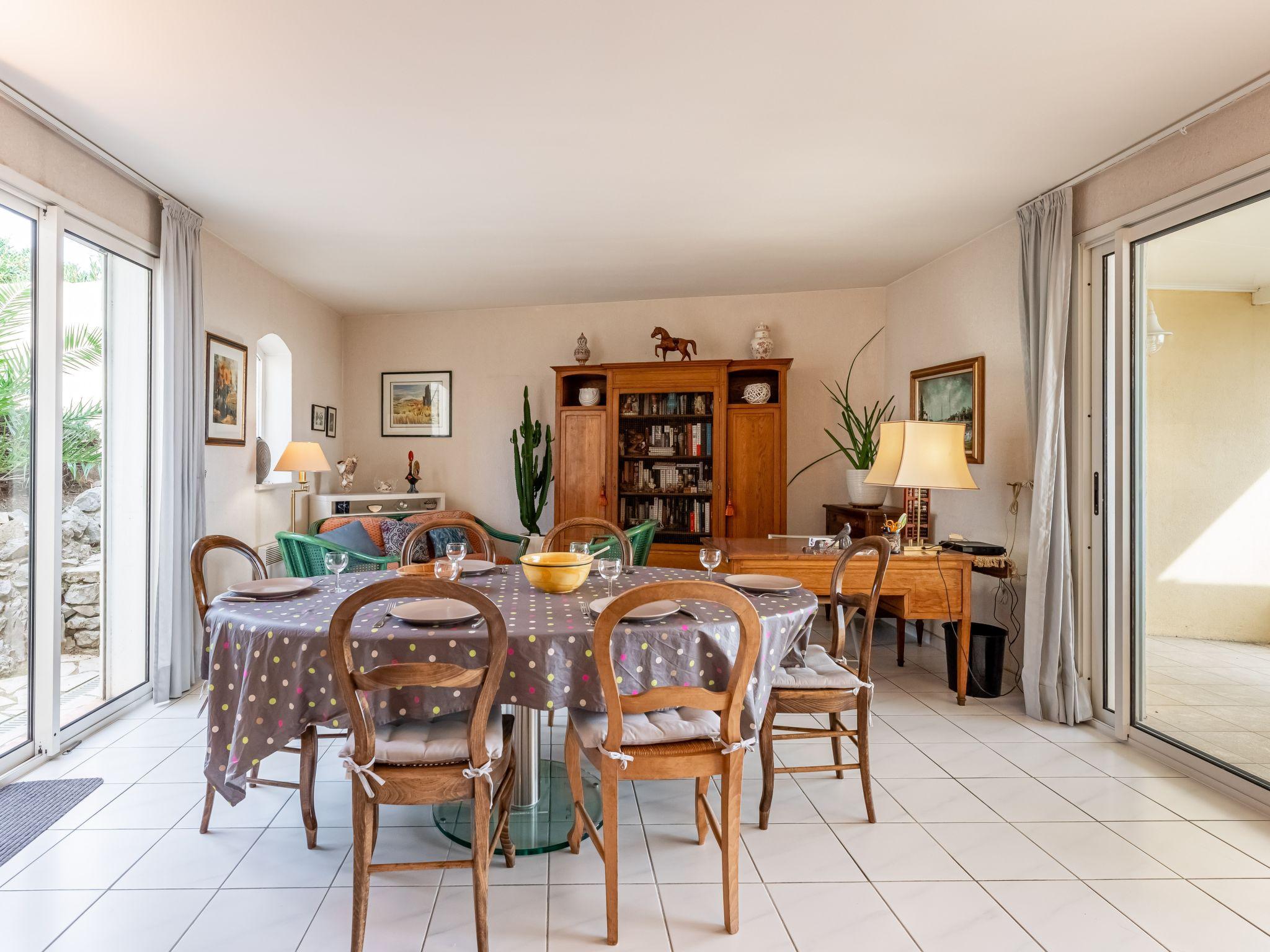 Photo 9 - Maison de 3 chambres à Fleury avec piscine privée et jardin