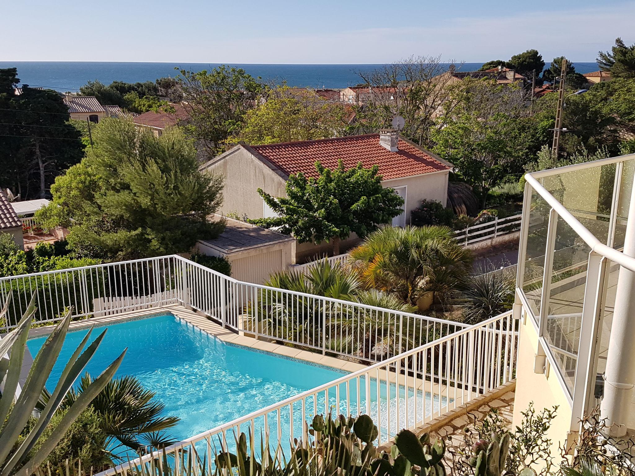 Foto 23 - Casa de 3 quartos em Fleury com piscina privada e vistas do mar