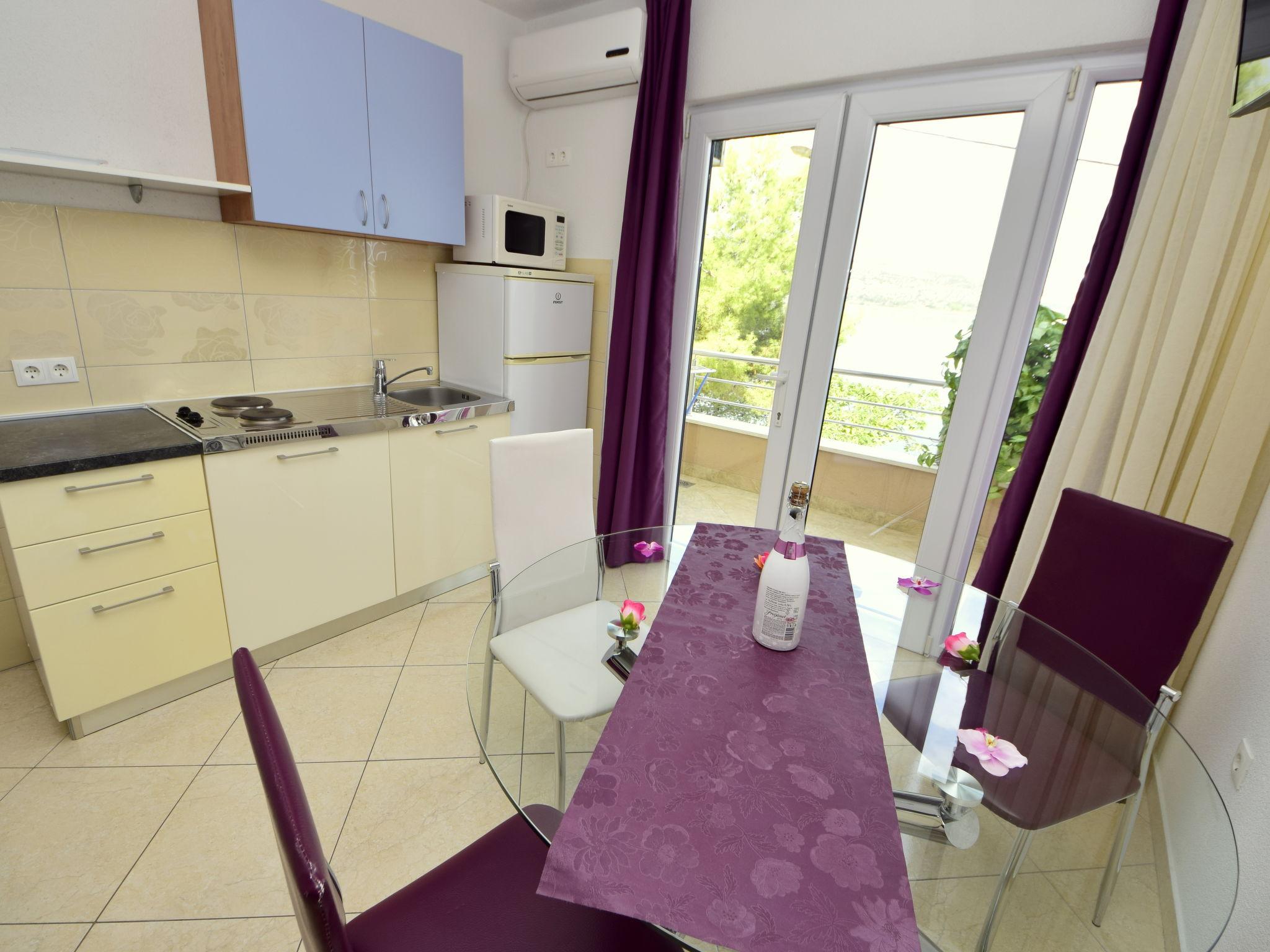 Foto 5 - Appartamento con 1 camera da letto a Trogir con terrazza e vista mare