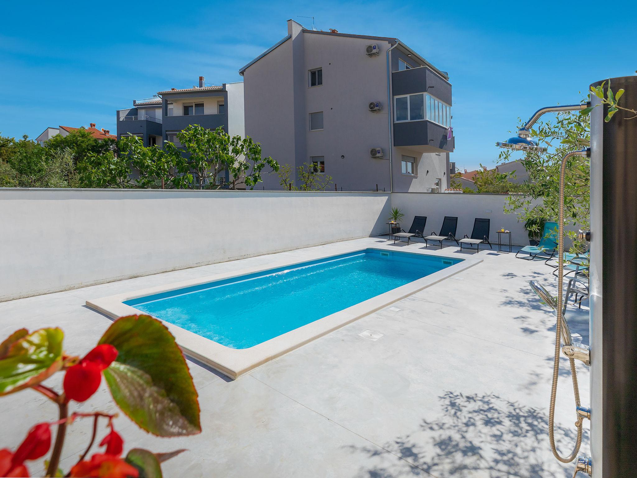 Foto 15 - Apartamento de 3 quartos em Pula com piscina privada e jardim