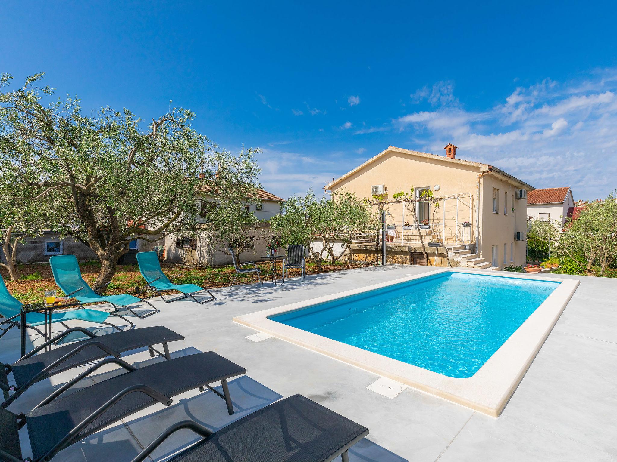 Photo 1 - 3 bedroom Apartment in Pula with private pool and garden