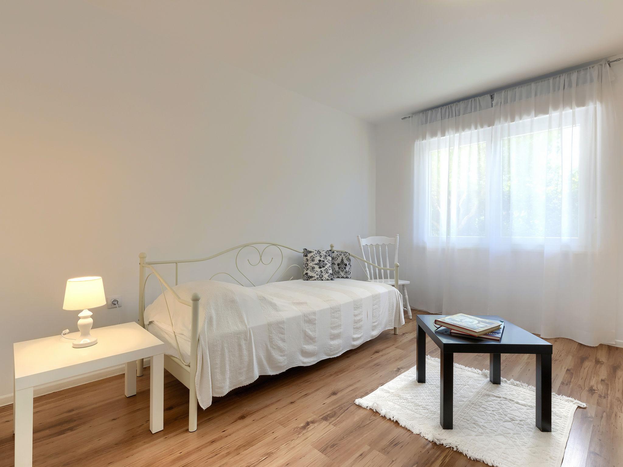 Photo 19 - 3 bedroom Apartment in Pula with private pool and garden