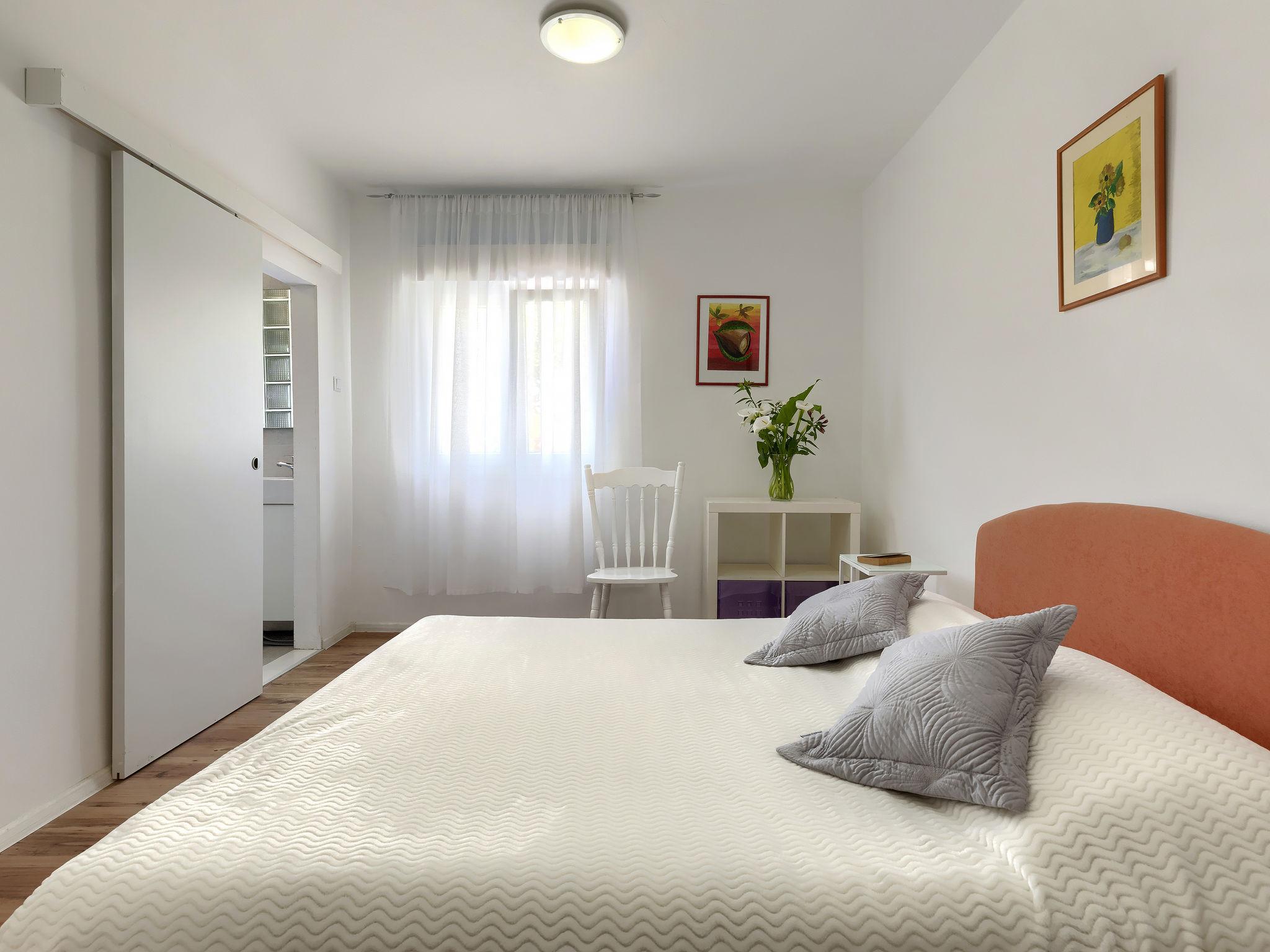 Foto 24 - Appartamento con 3 camere da letto a Pola con piscina privata e vista mare