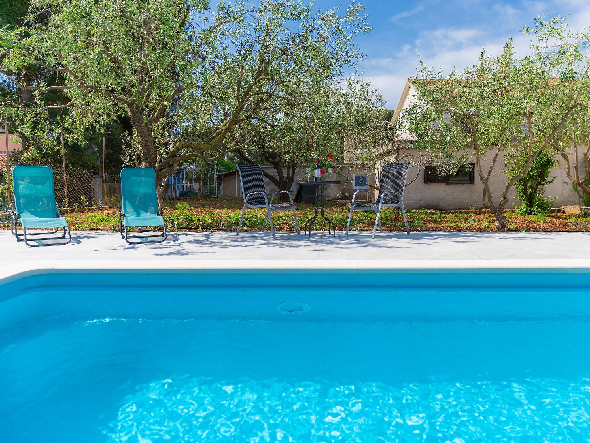 Photo 12 - Appartement de 3 chambres à Pula avec piscine privée et vues à la mer