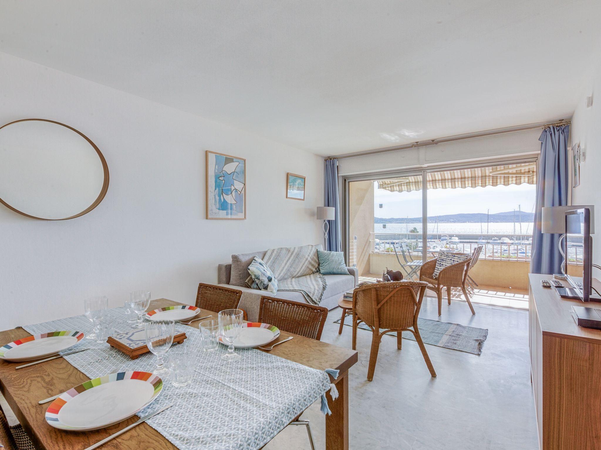Photo 2 - Appartement de 1 chambre à Sainte-Maxime avec terrasse et vues à la mer