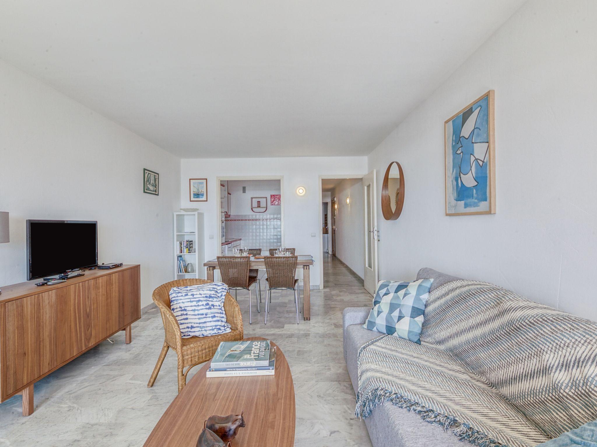 Foto 3 - Apartamento de 1 habitación en Sainte-Maxime con terraza y vistas al mar