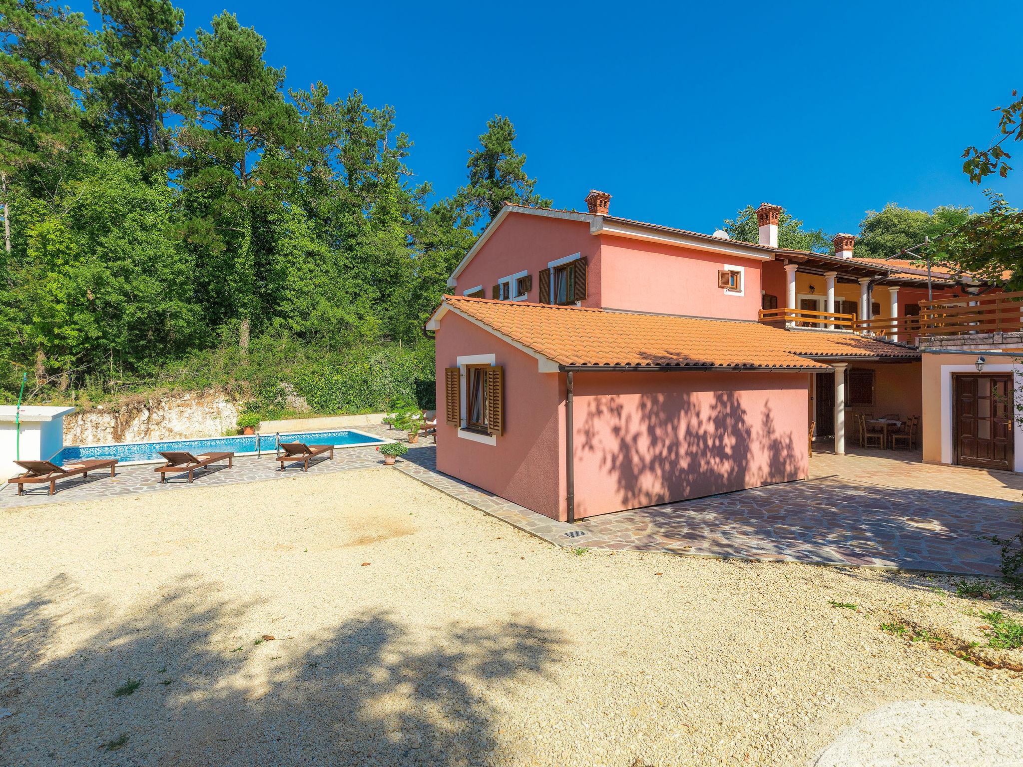 Photo 30 - Appartement de 4 chambres à Žminj avec piscine privée et vues à la mer