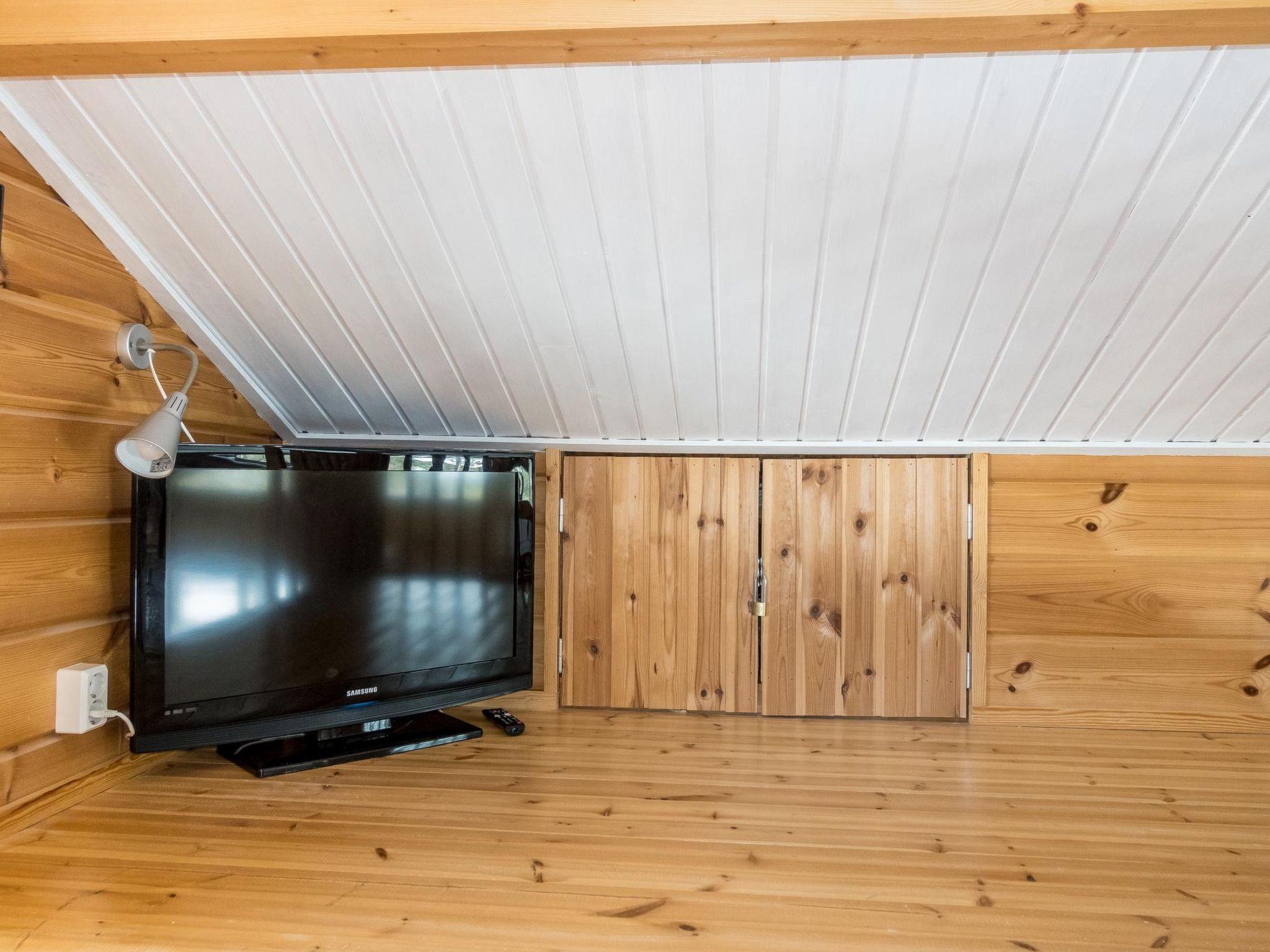 Foto 16 - Casa de 2 habitaciones en Sodankylä con sauna y vistas a la montaña