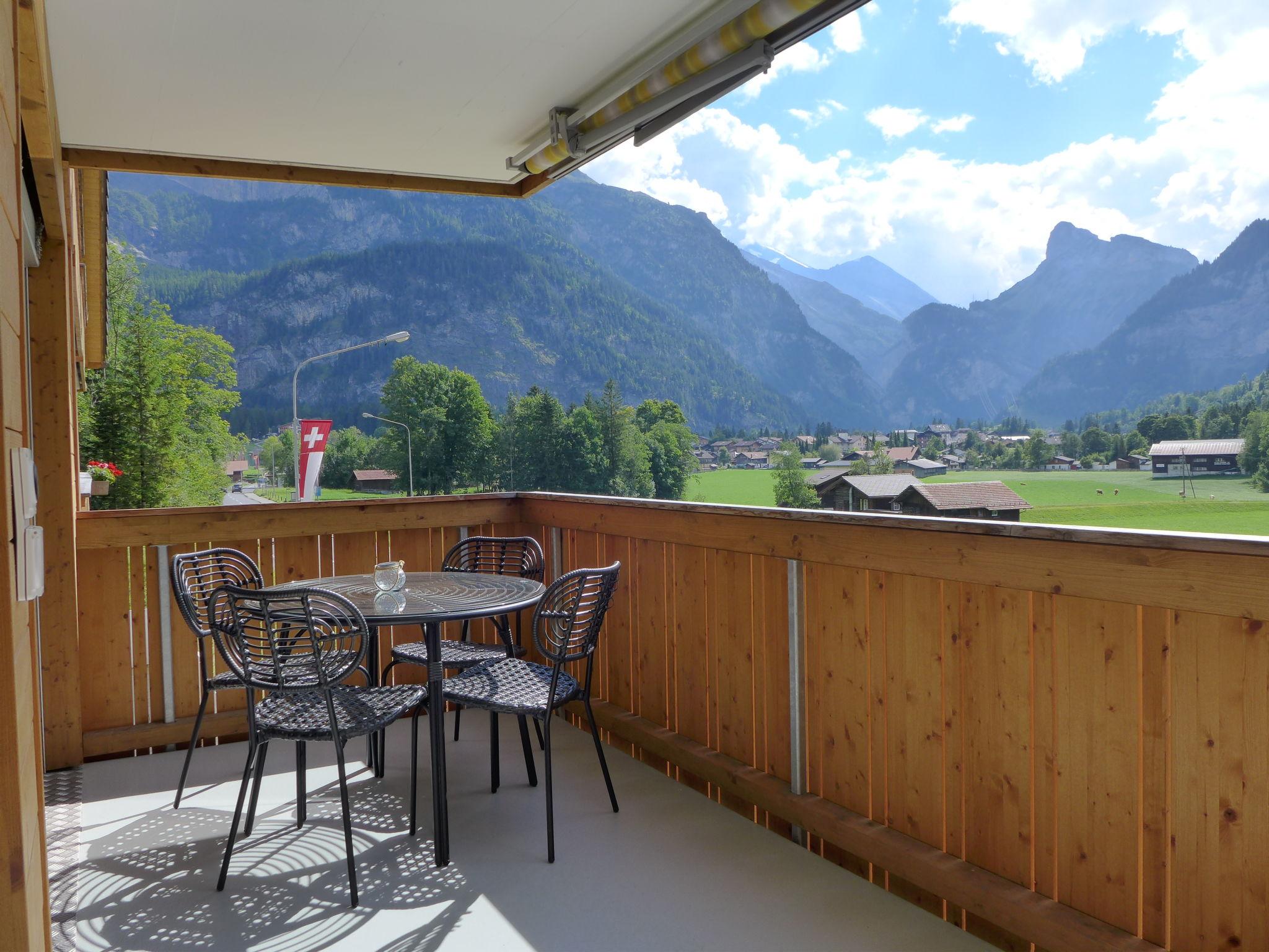 Foto 2 - Apartamento de 2 habitaciones en Kandersteg con vistas a la montaña