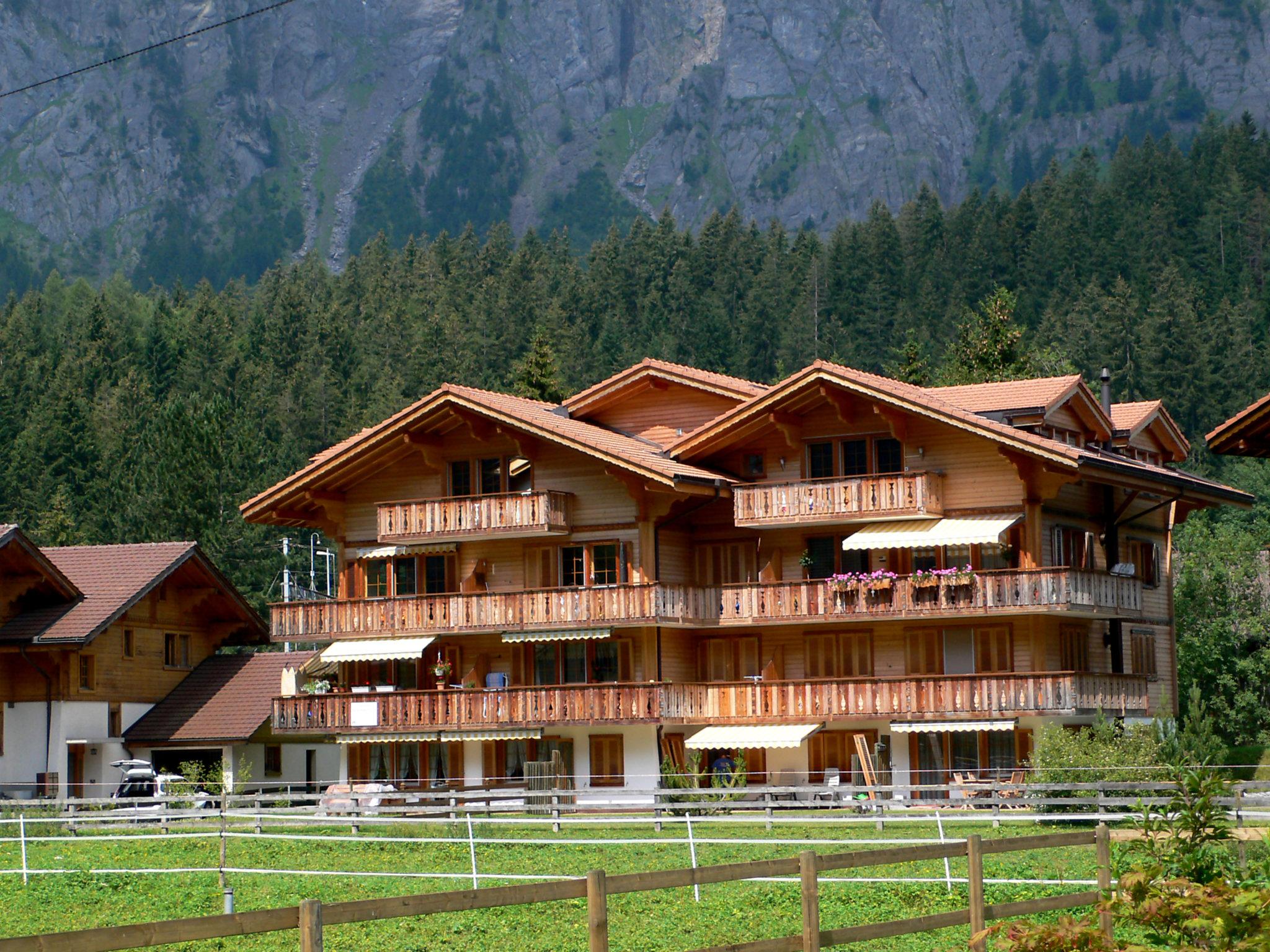 Foto 1 - Apartamento en Kandersteg con terraza y vistas a la montaña