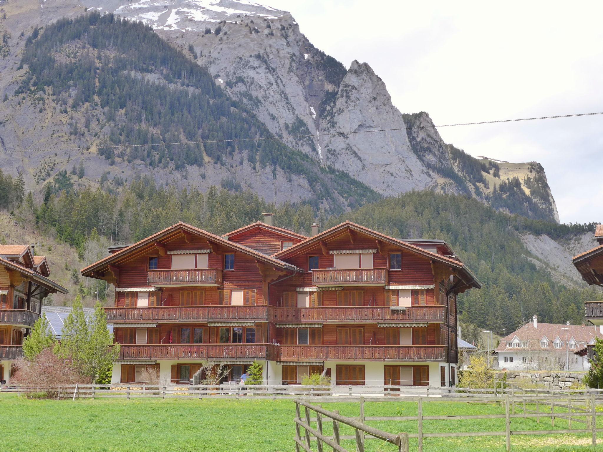 Foto 15 - Apartamento em Kandersteg com terraço e vista para a montanha