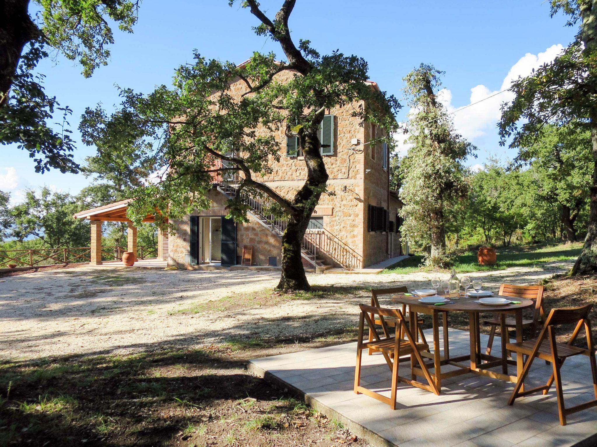 Foto 1 - Apartamento de 1 habitación en Bolsena con piscina y jardín