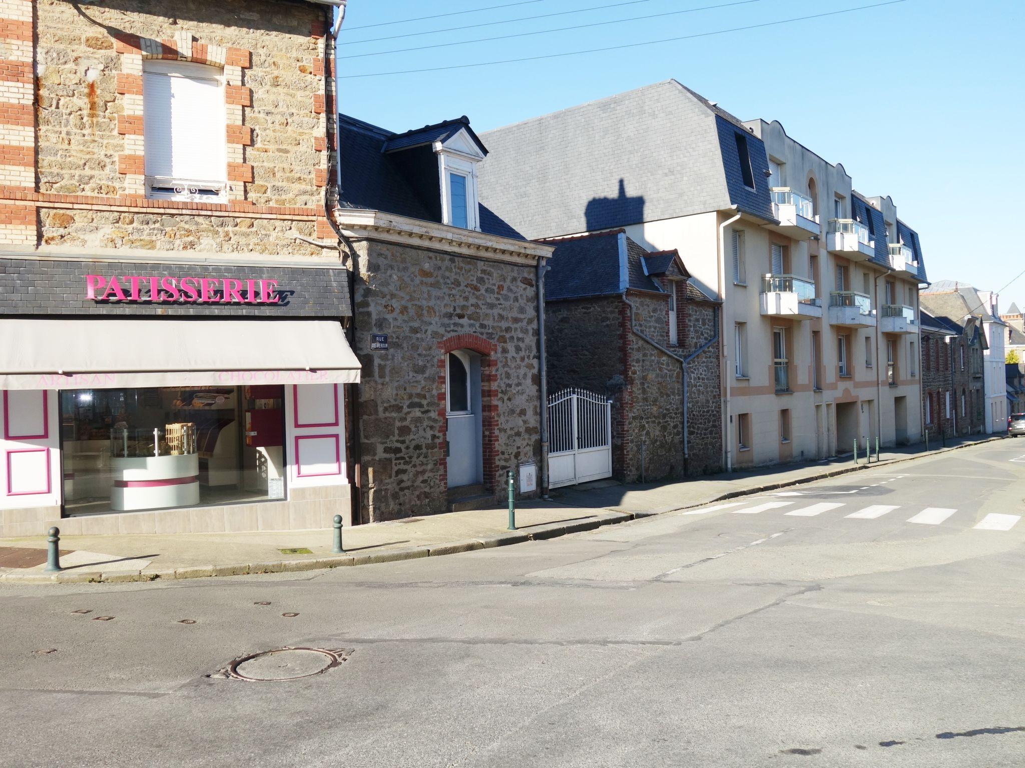 Foto 16 - Apartamento de 1 habitación en Dinard con vistas al mar